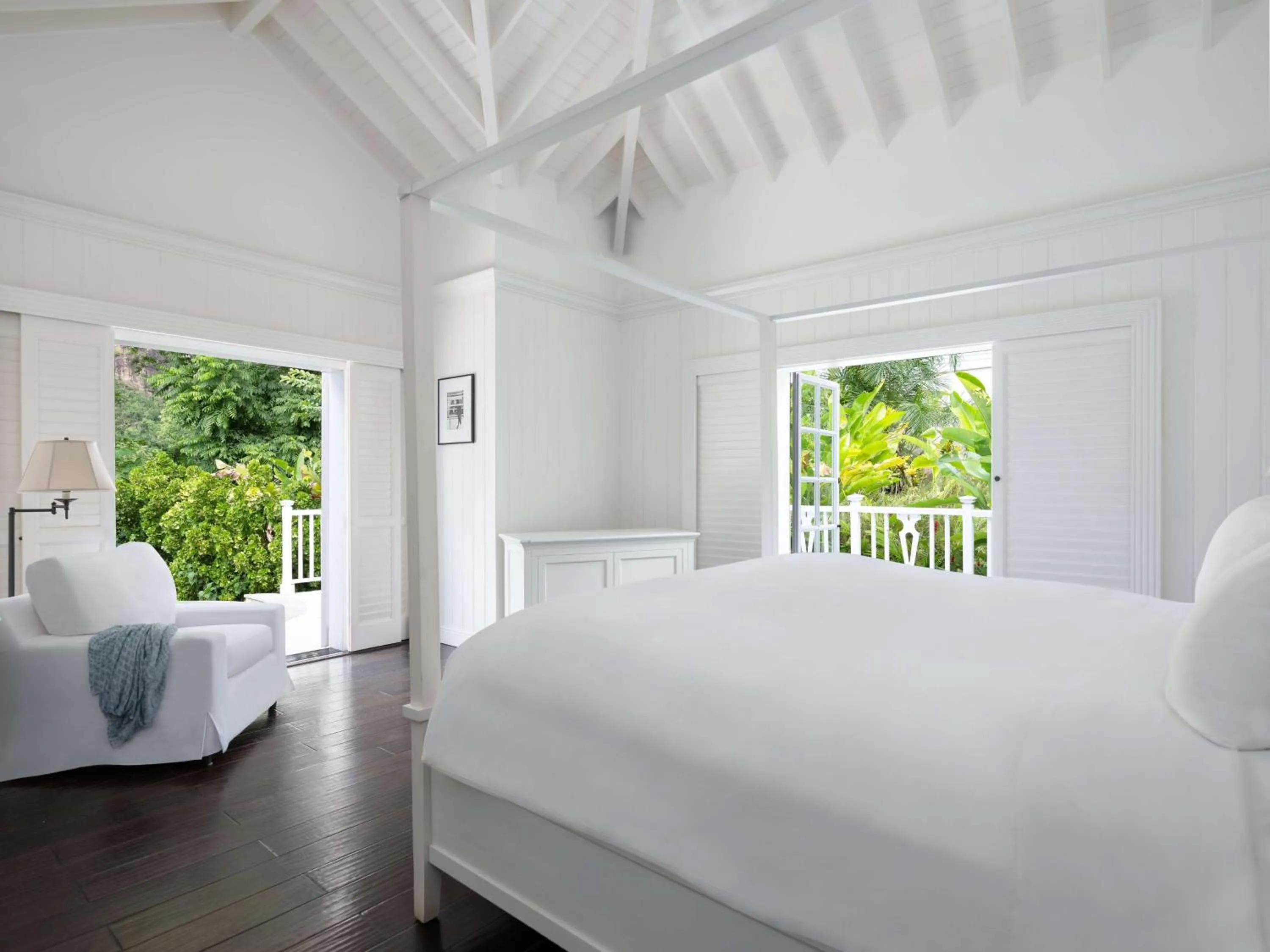 Photo of the whole room, Bed in Sugar Beach, A Viceroy Resort