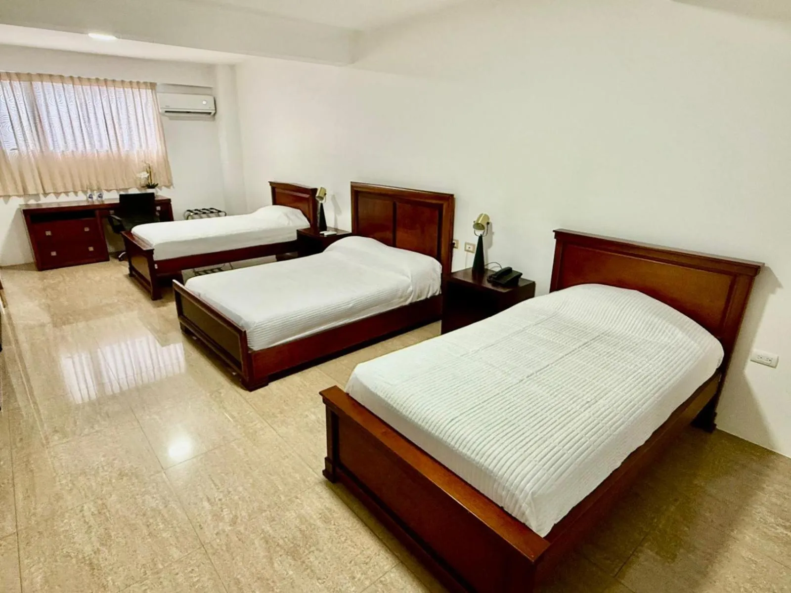 Breakfast, Bed in Hotel Marcelius