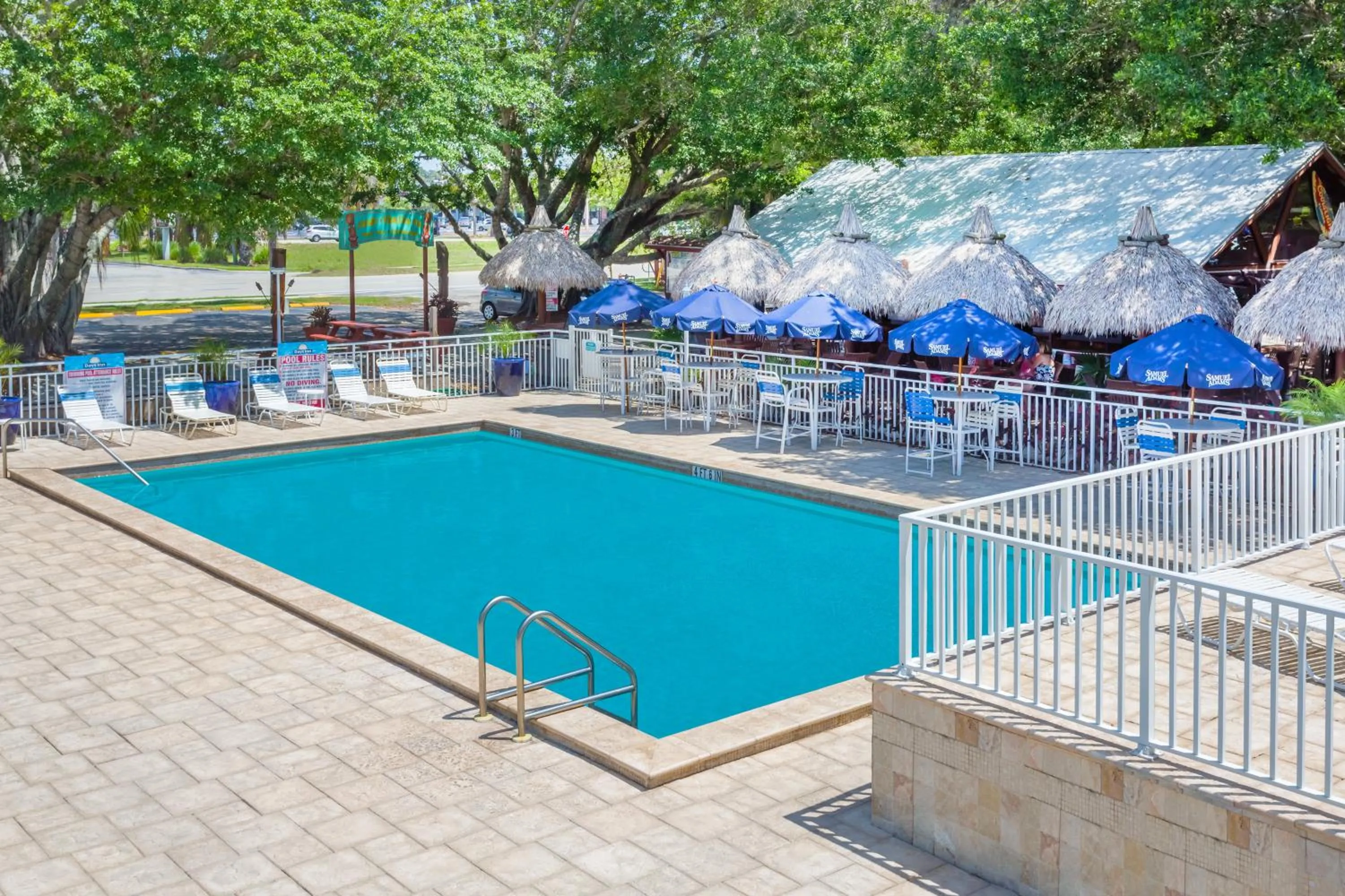 Day in Days Inn by Wyndham Fort Myers Springs Resort