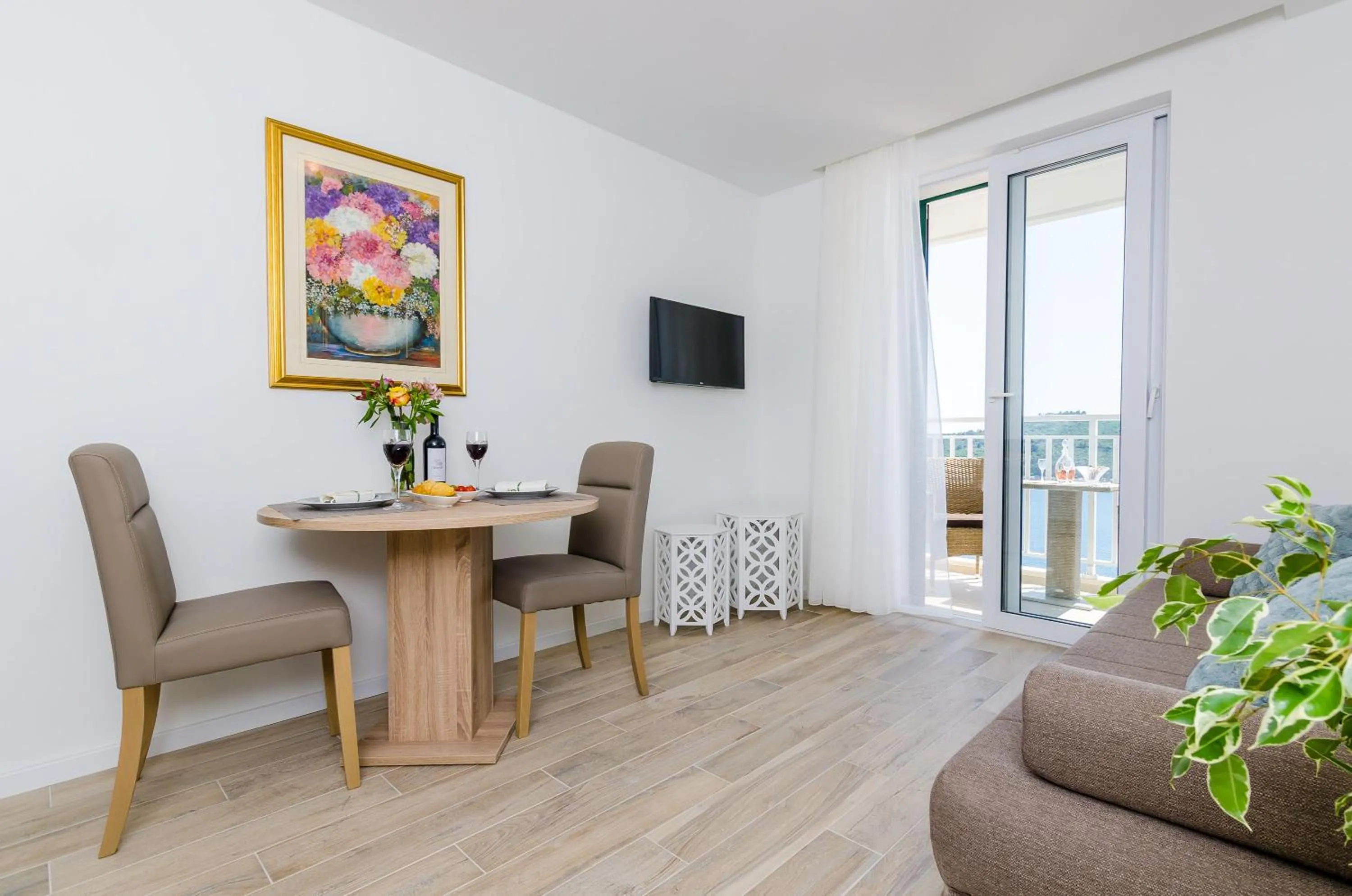 Dining area in Apartments Lazarin