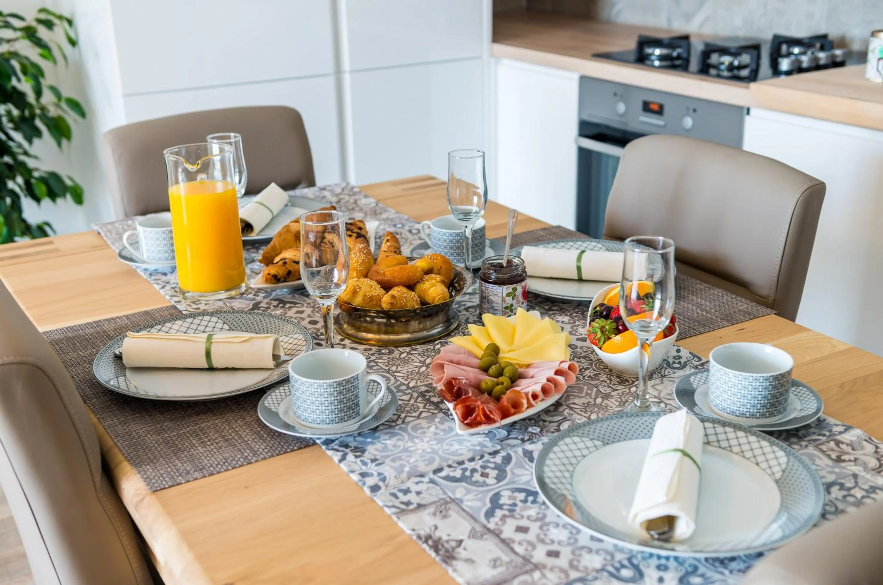 Dining area in Apartments Lazarin