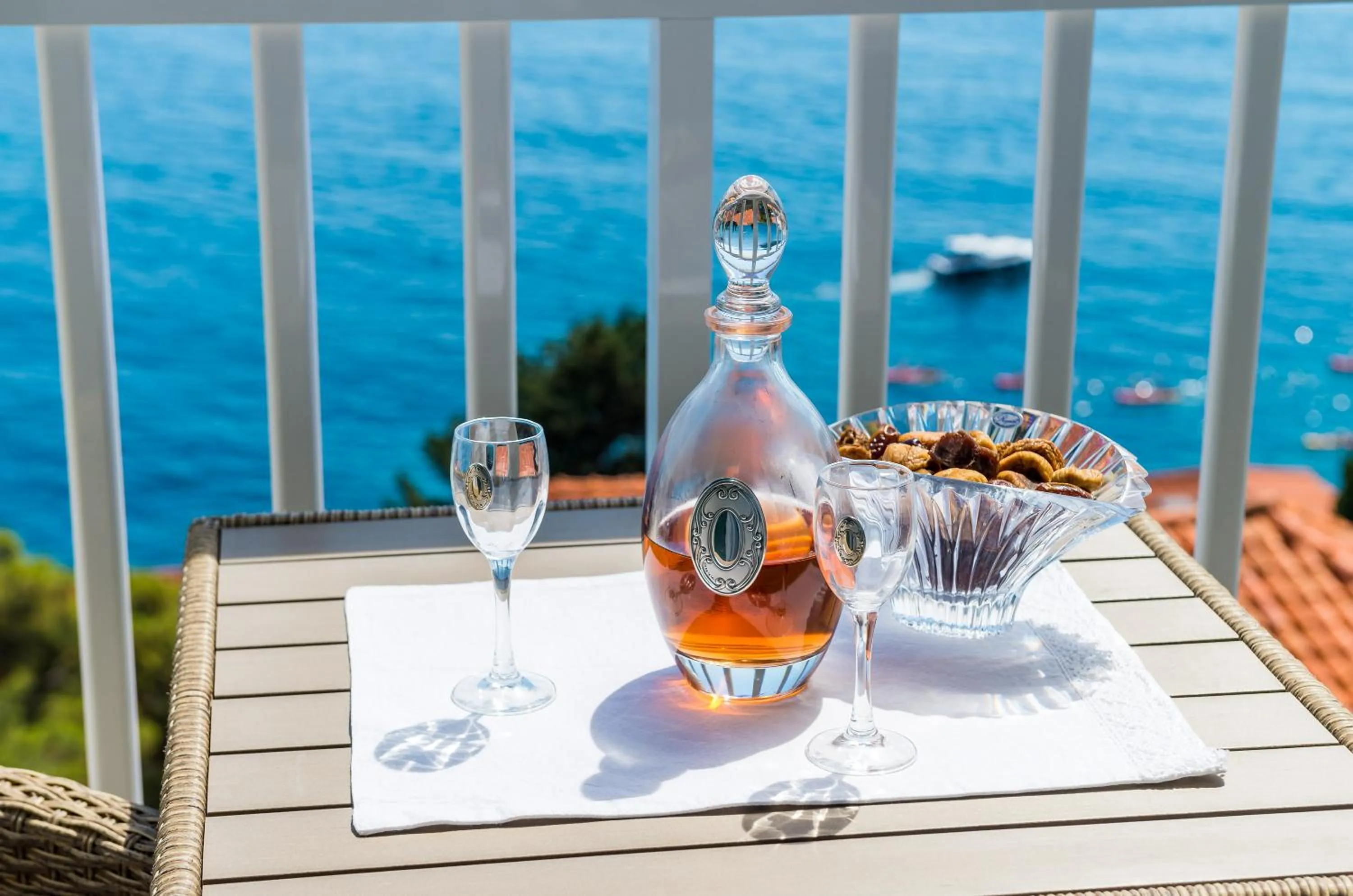 Decorative detail in Apartments Lazarin