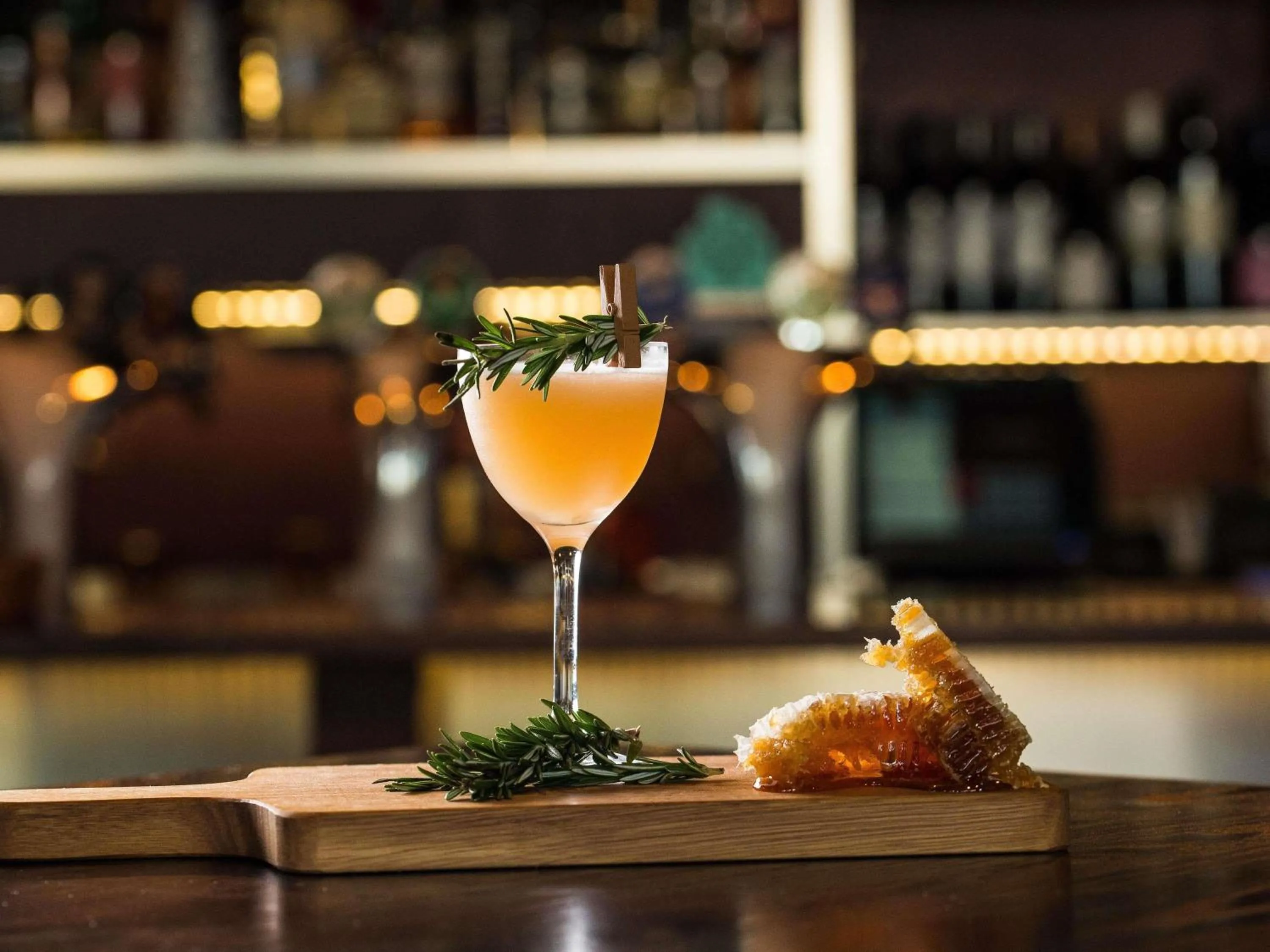 Lounge or bar in Mercure Sydney