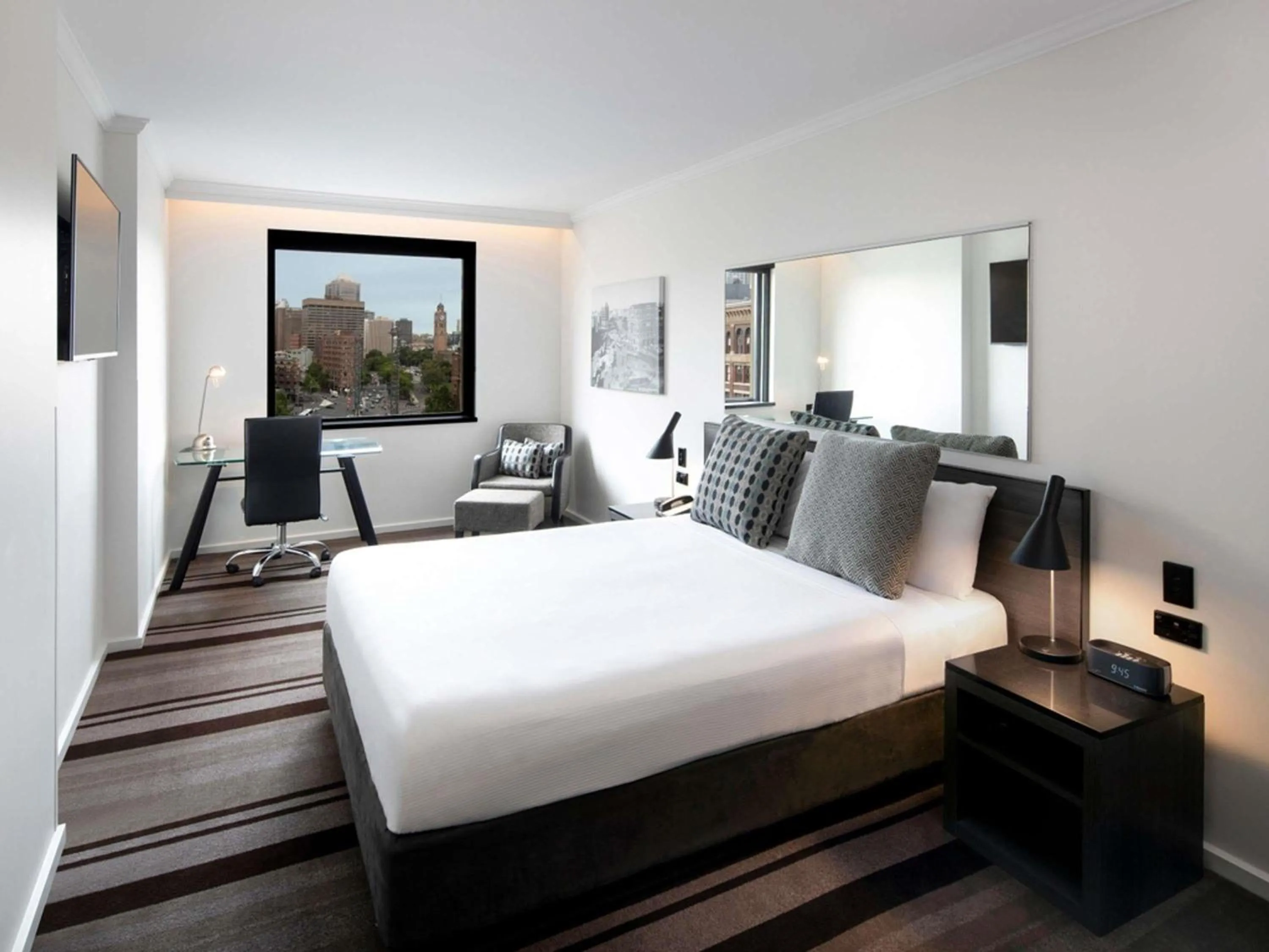 Bedroom, Bed in Mercure Sydney