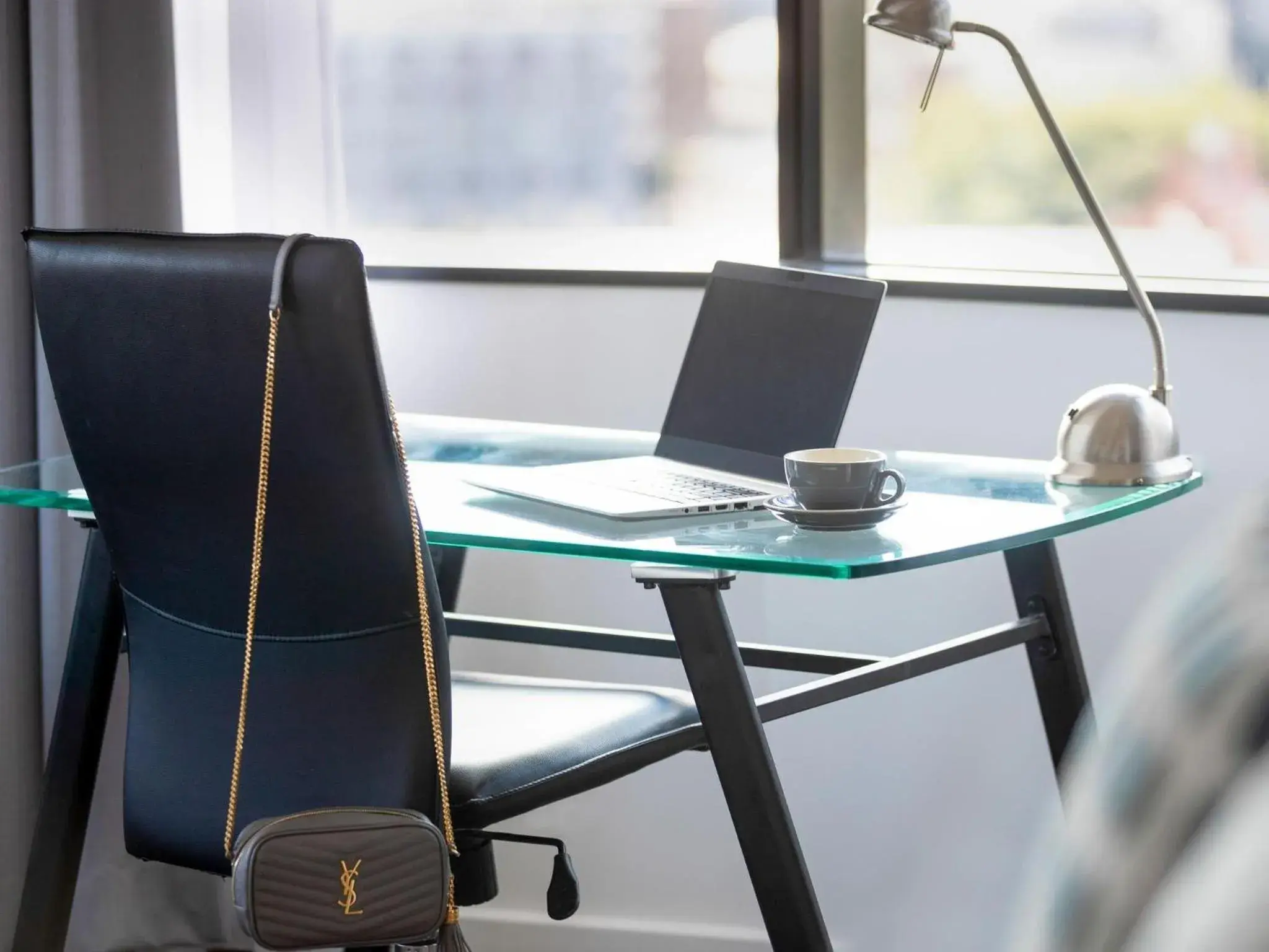 Standard King Room in Mercure Sydney Standard King Room in Mercure Sydney