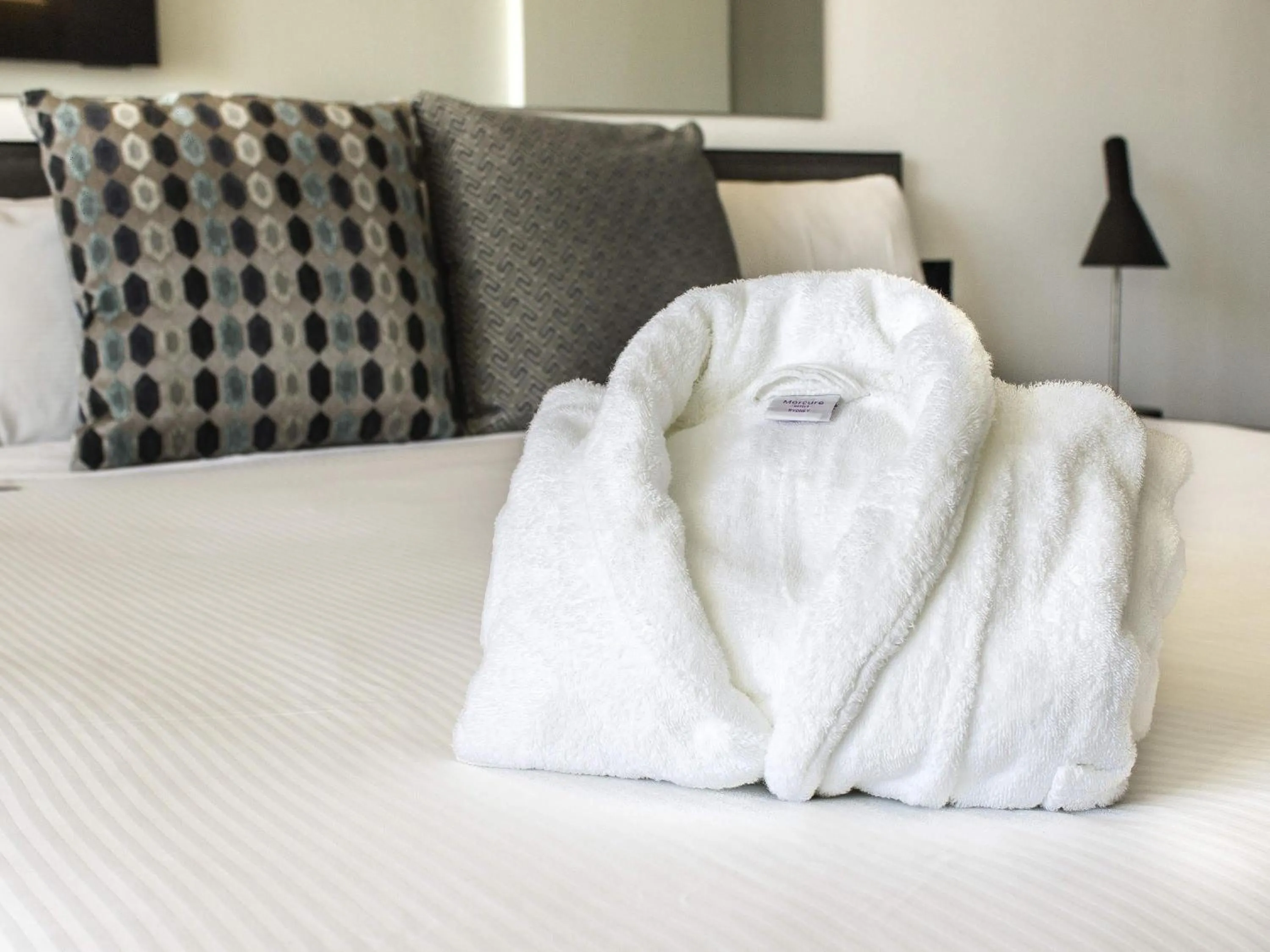 Bedroom, Bed in Mercure Sydney