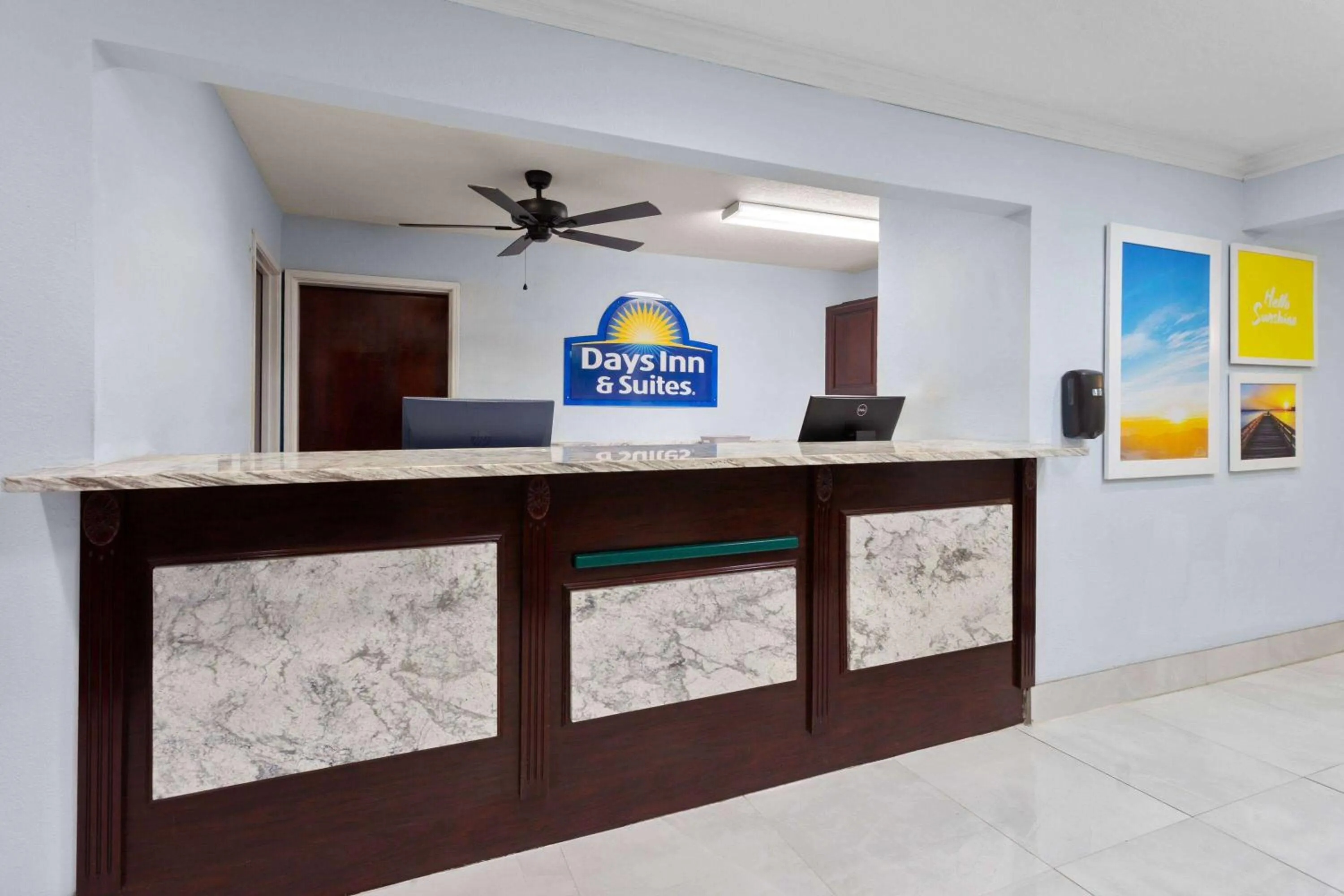 Lobby or reception in Days Inn & Suites by Wyndham Siler City