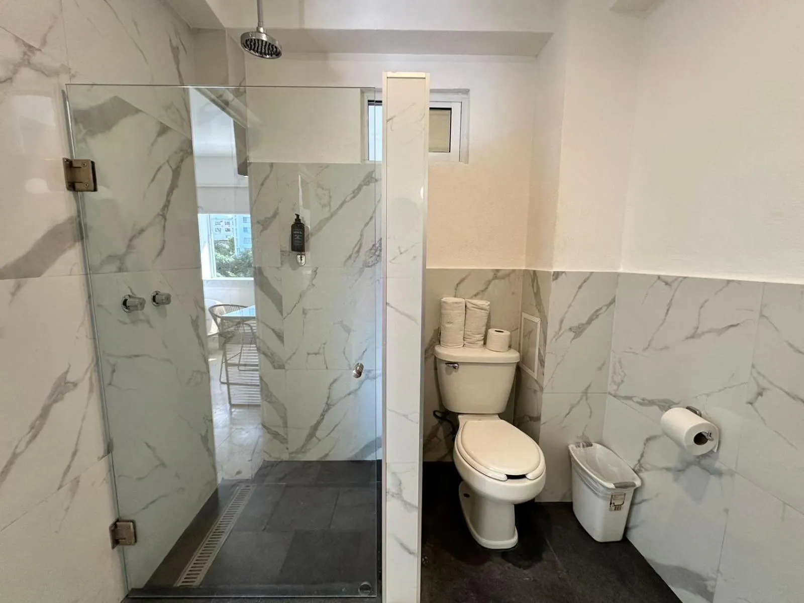 Shower in Acamar Beach Resort