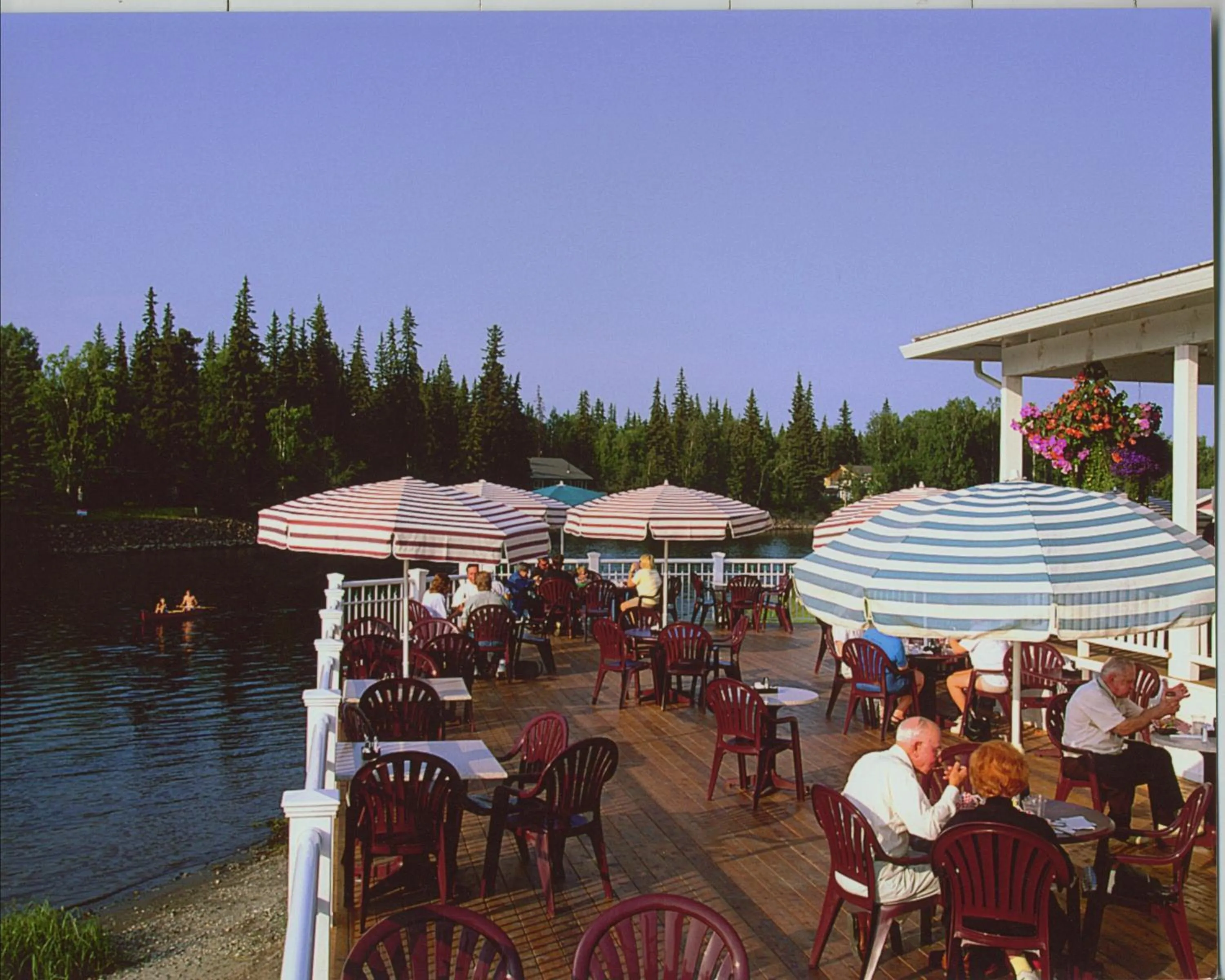 Restaurant/places to eat in River's Edge Resort