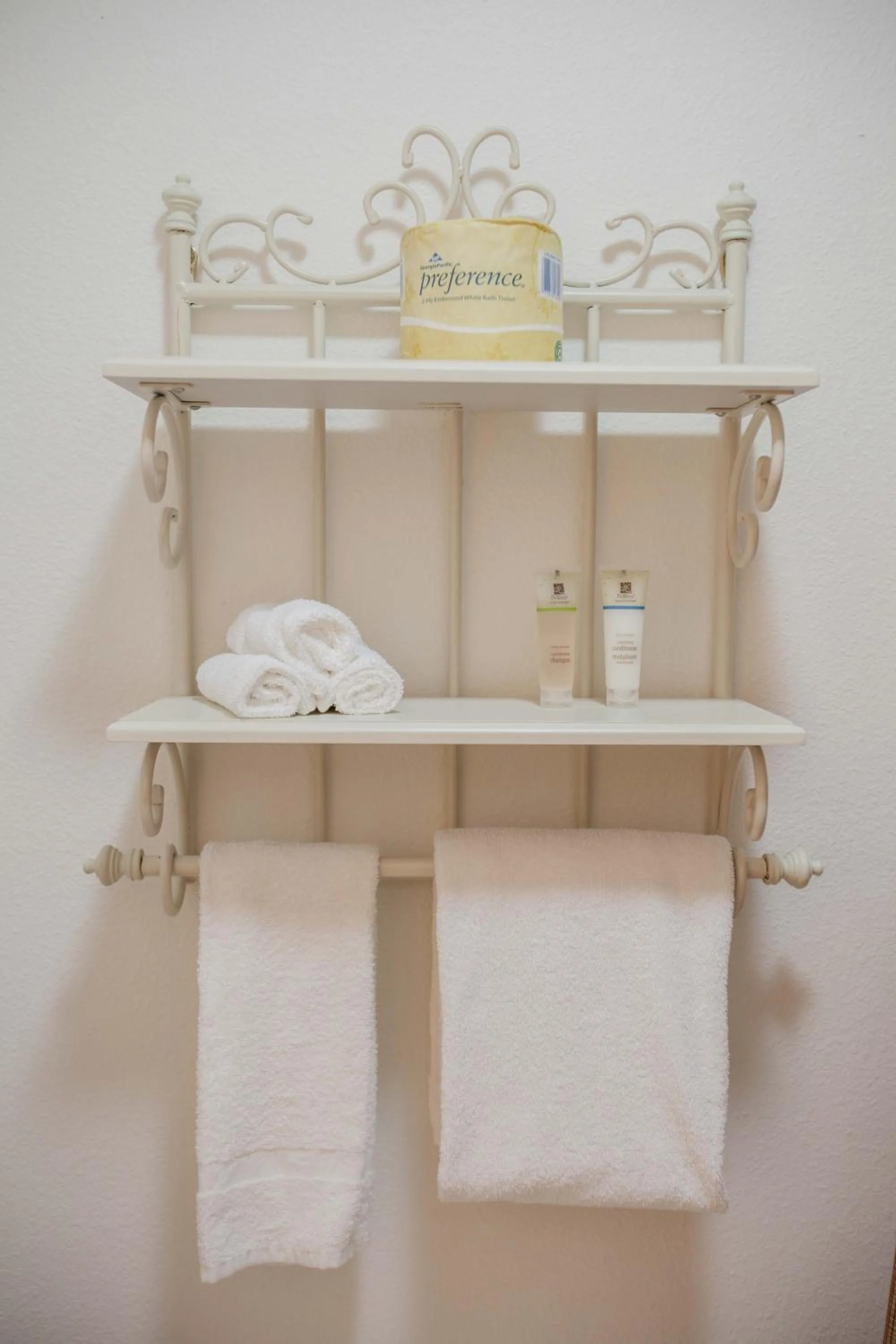 Decorative detail in River's Edge Resort