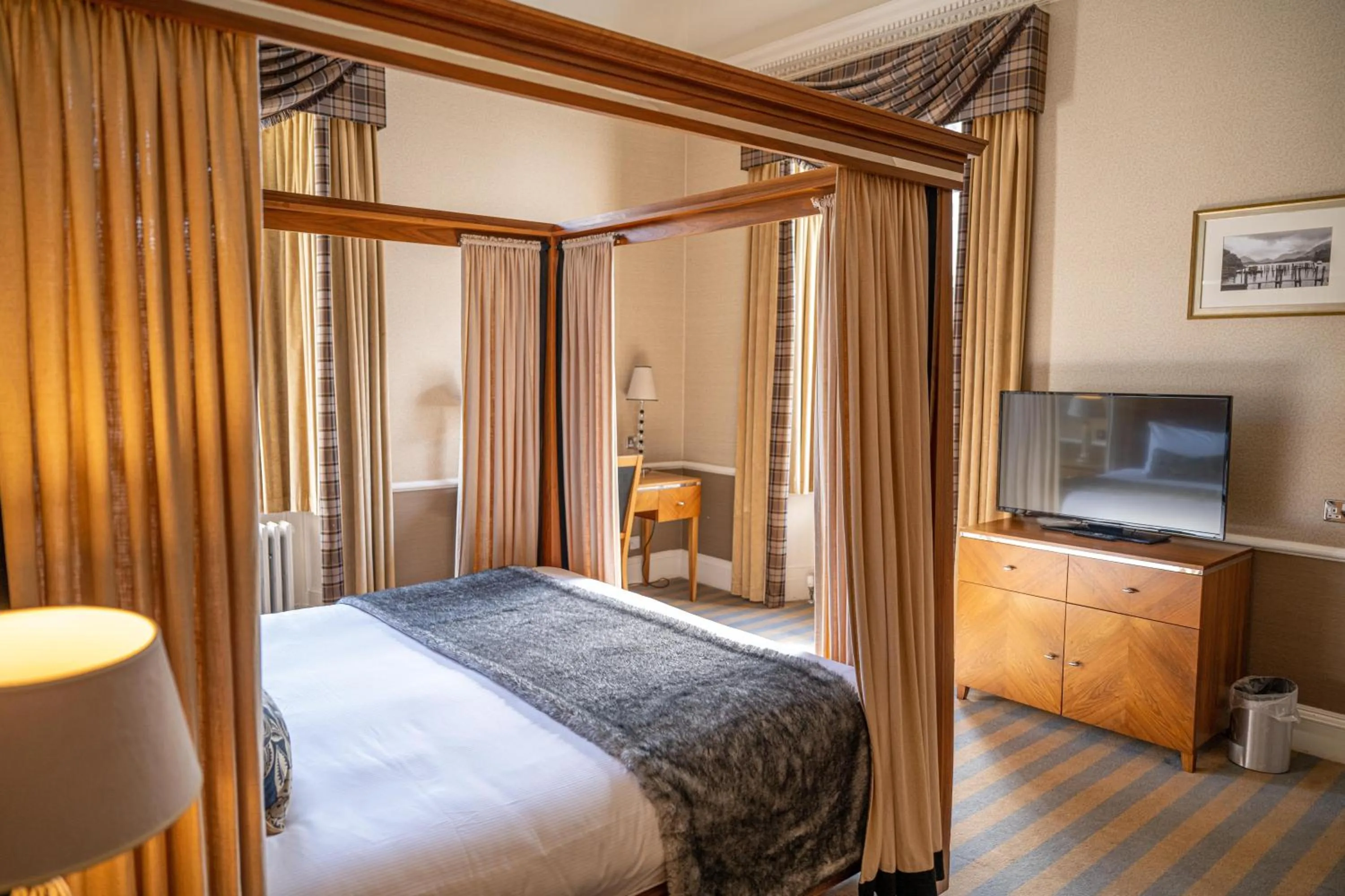 Bed in Dunkeld House Hotel