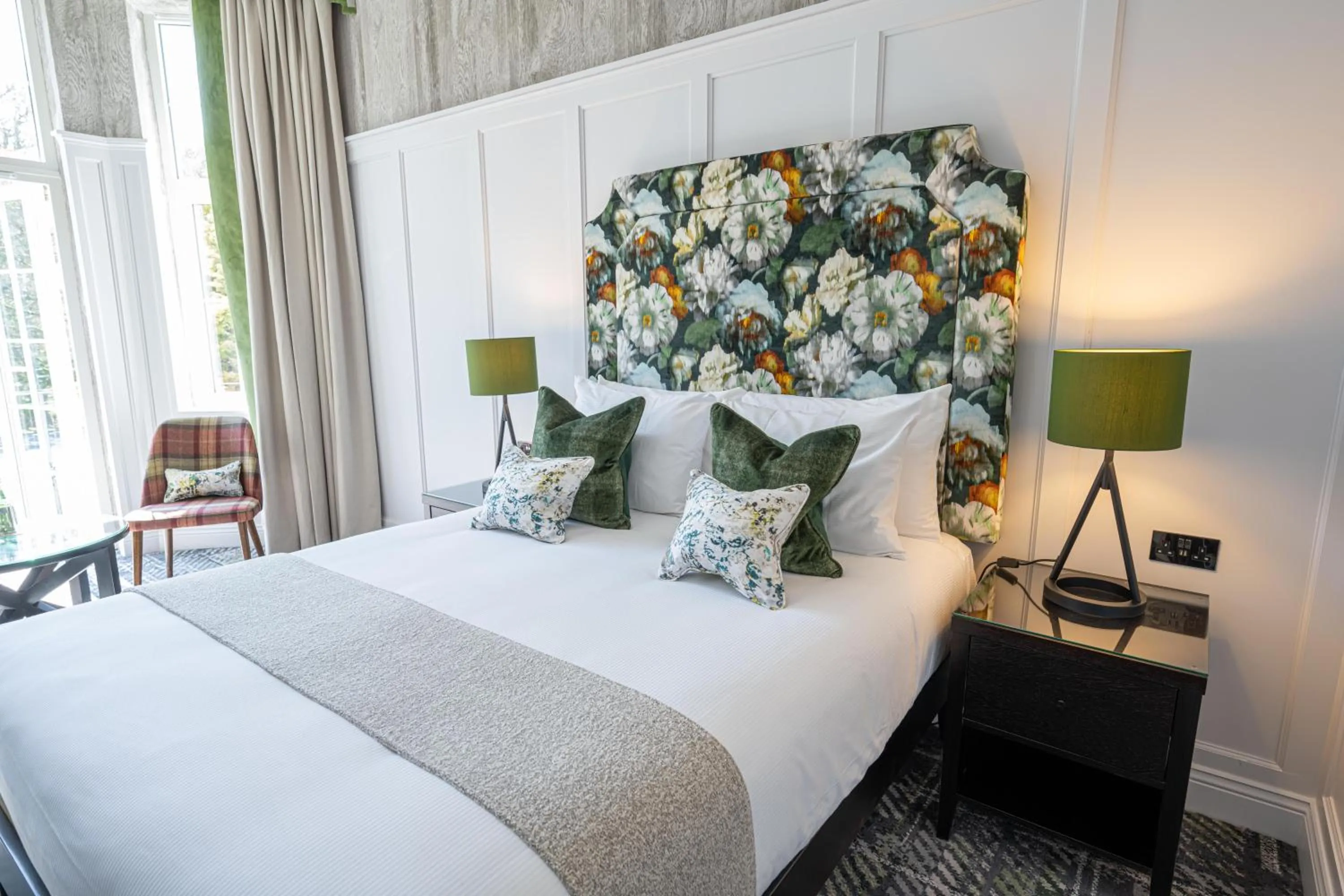 Bedroom, Bed in Dunkeld House Hotel