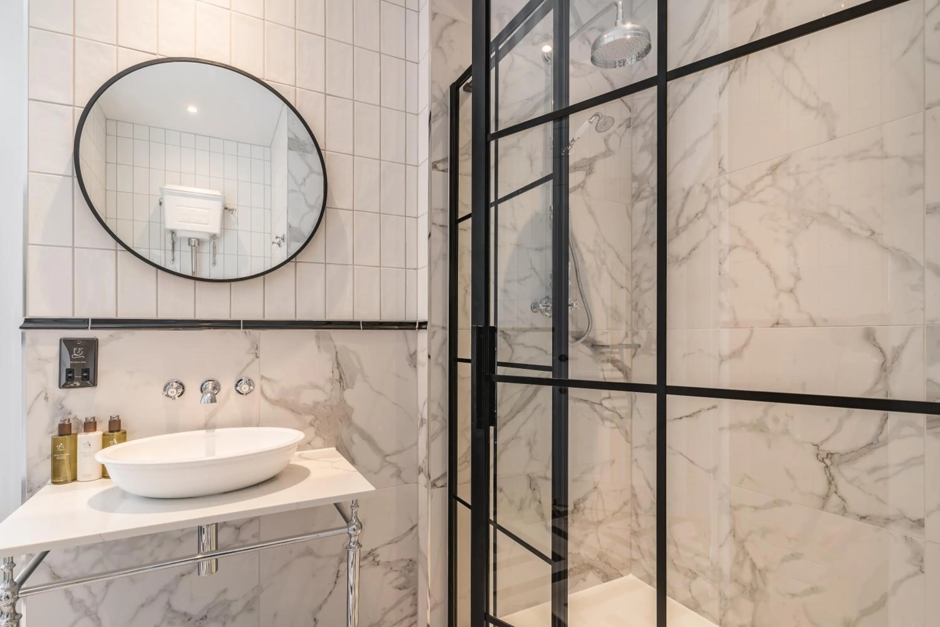 Bathroom in Dunkeld House Hotel