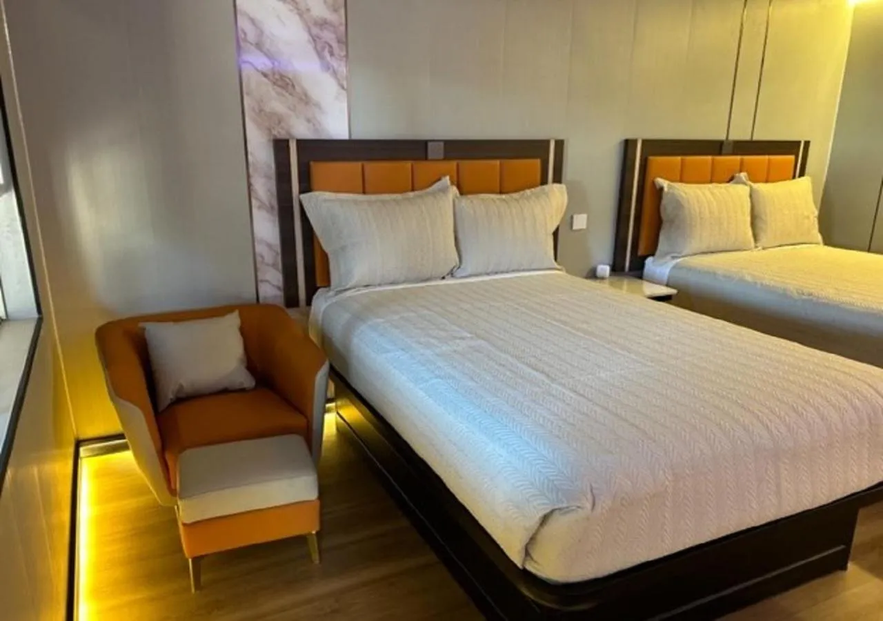 Bed in Mountain View Motel