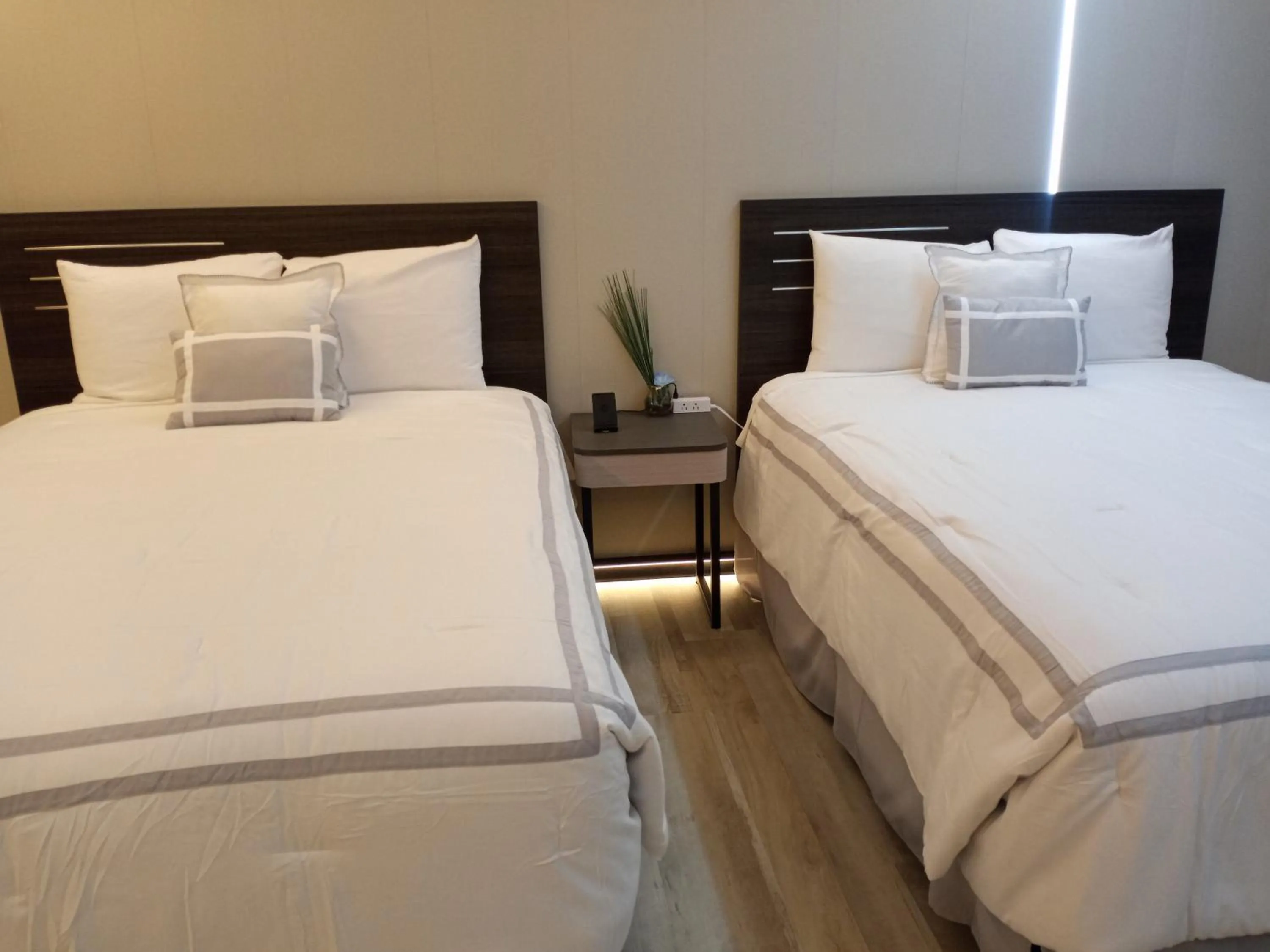 Bed in Mountain View Motel