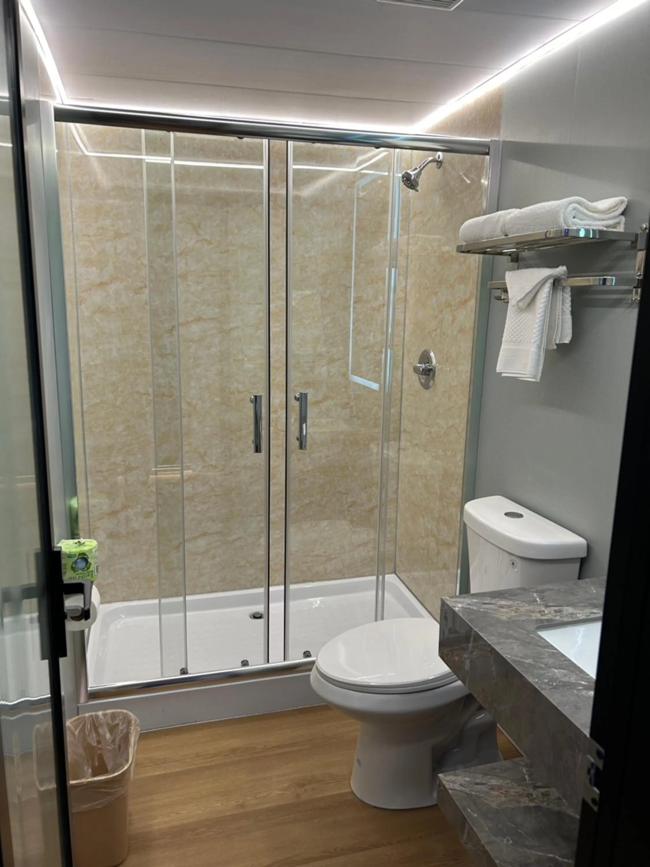 Shower in Mountain View Motel