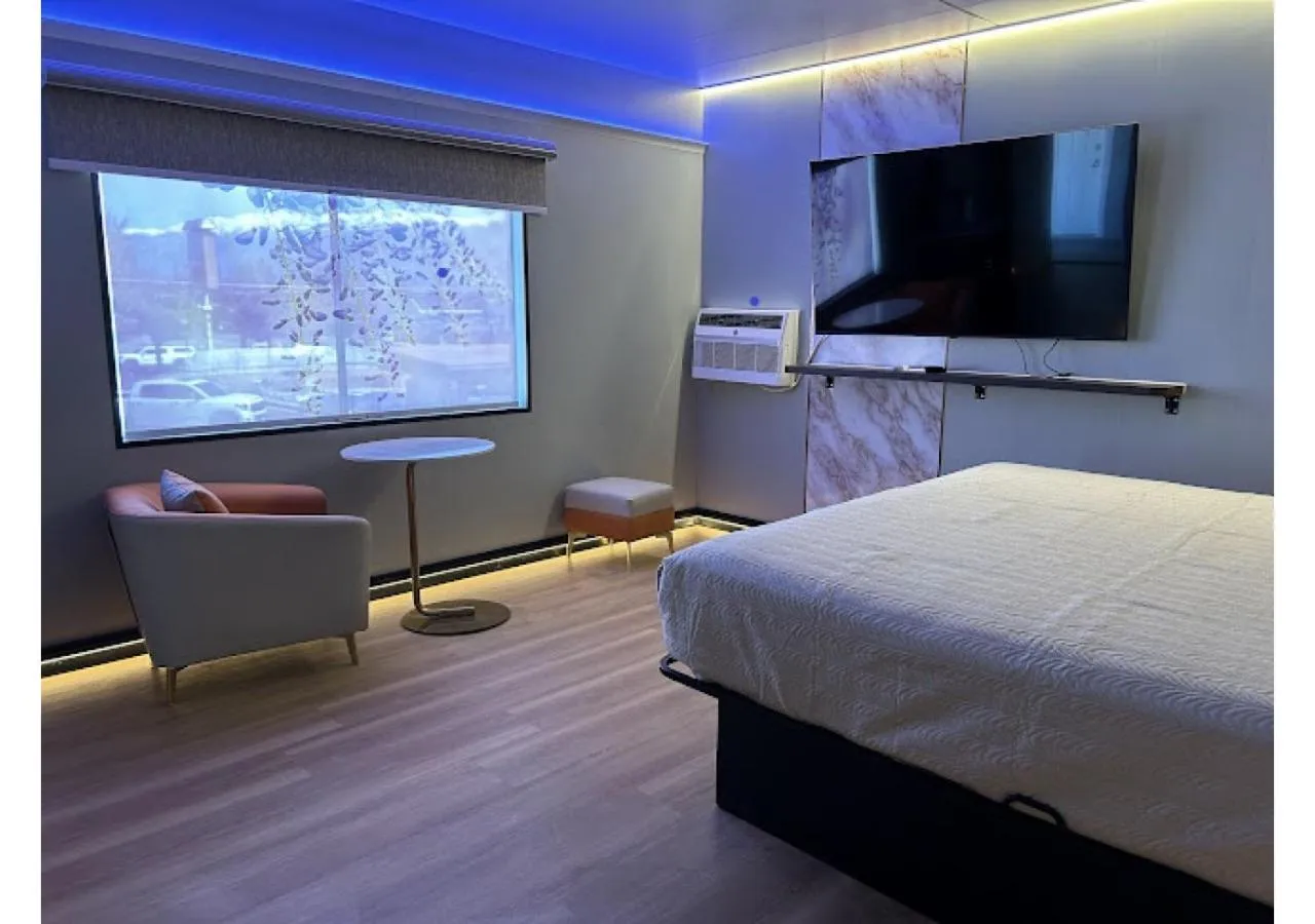 Bed in Mountain View Motel