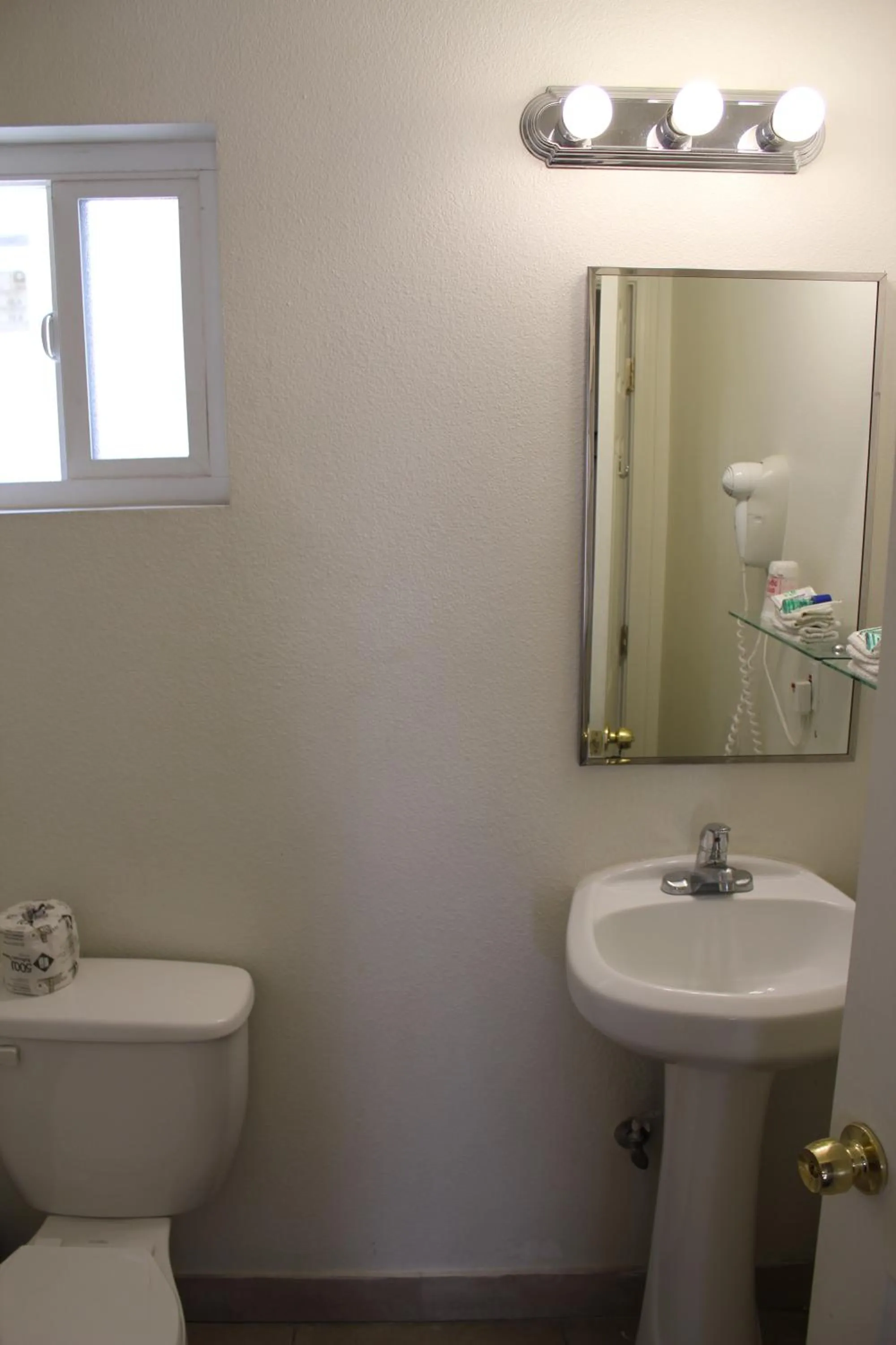Bathroom in Valley Hotel