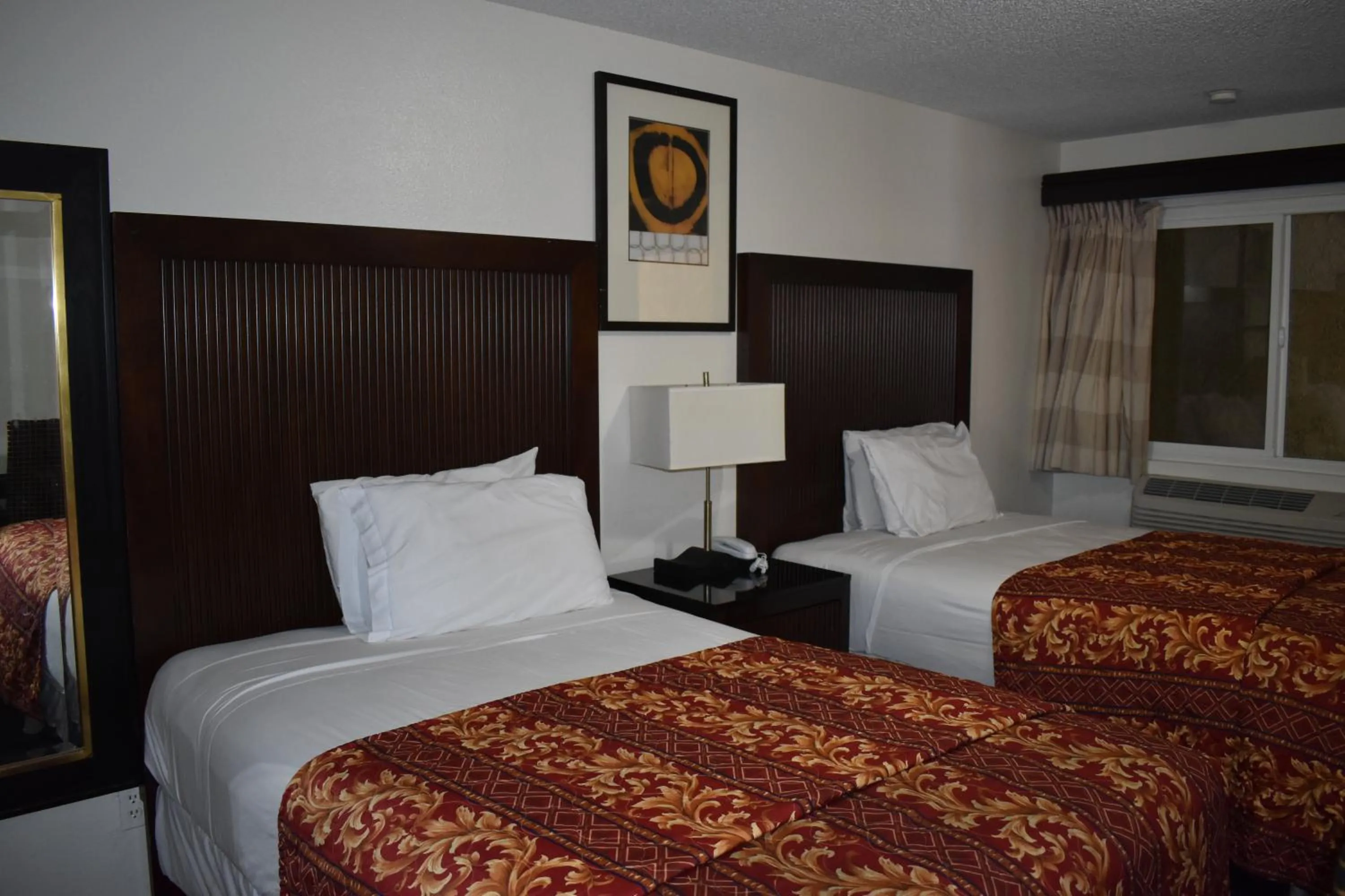 Photo of the whole room, Bed in Valley Hotel