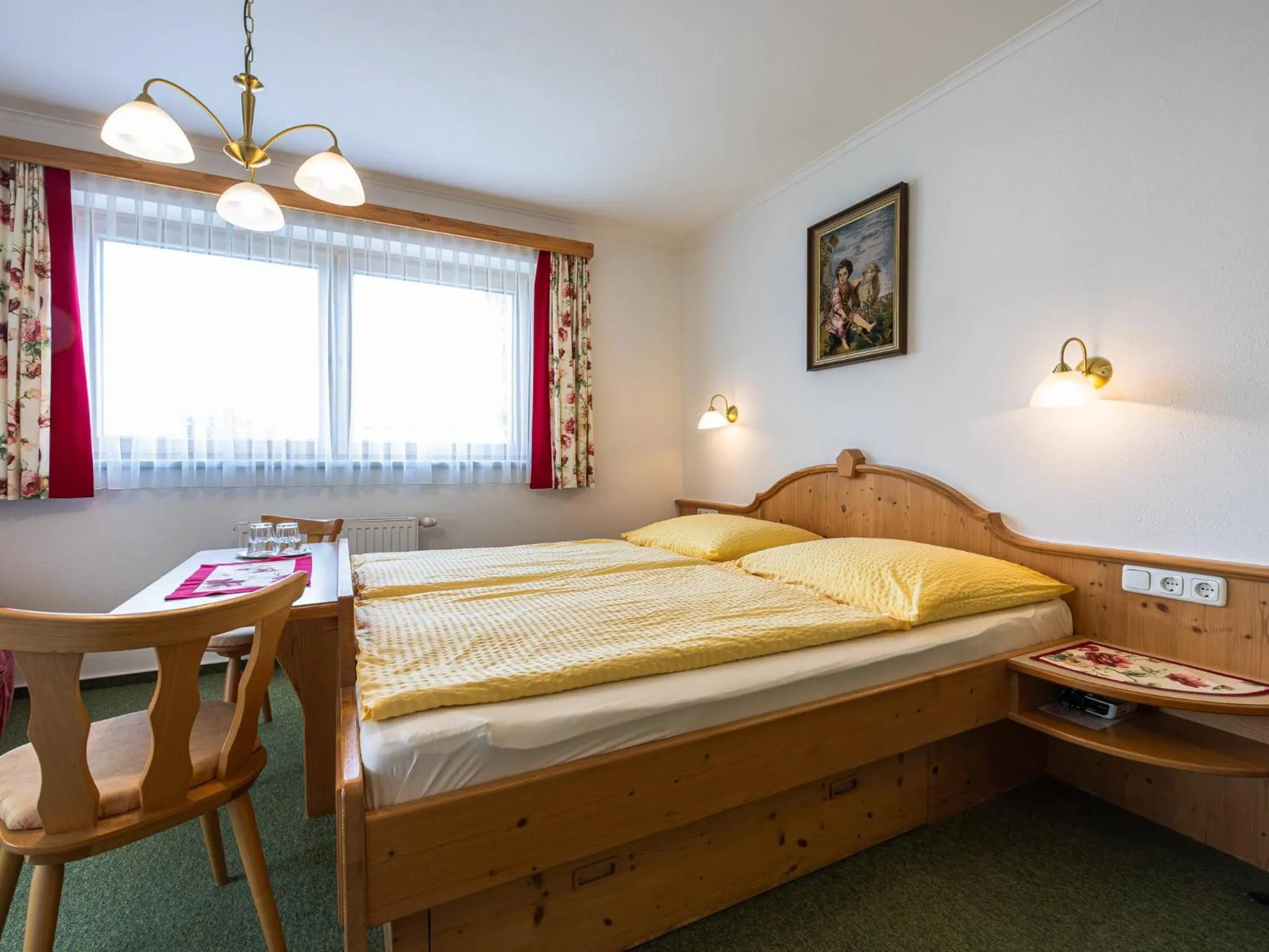 Photo of the whole room, Bed in Gästehaus Bleiweis-Zehentner