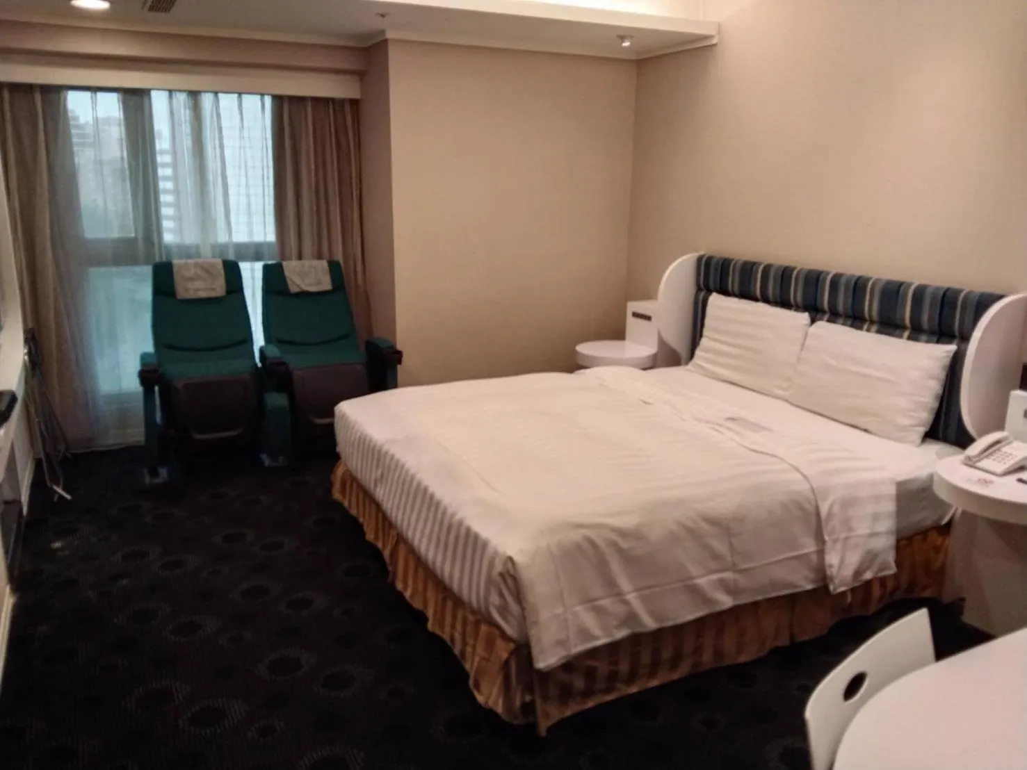 Bed in Ximen Airline Hotel