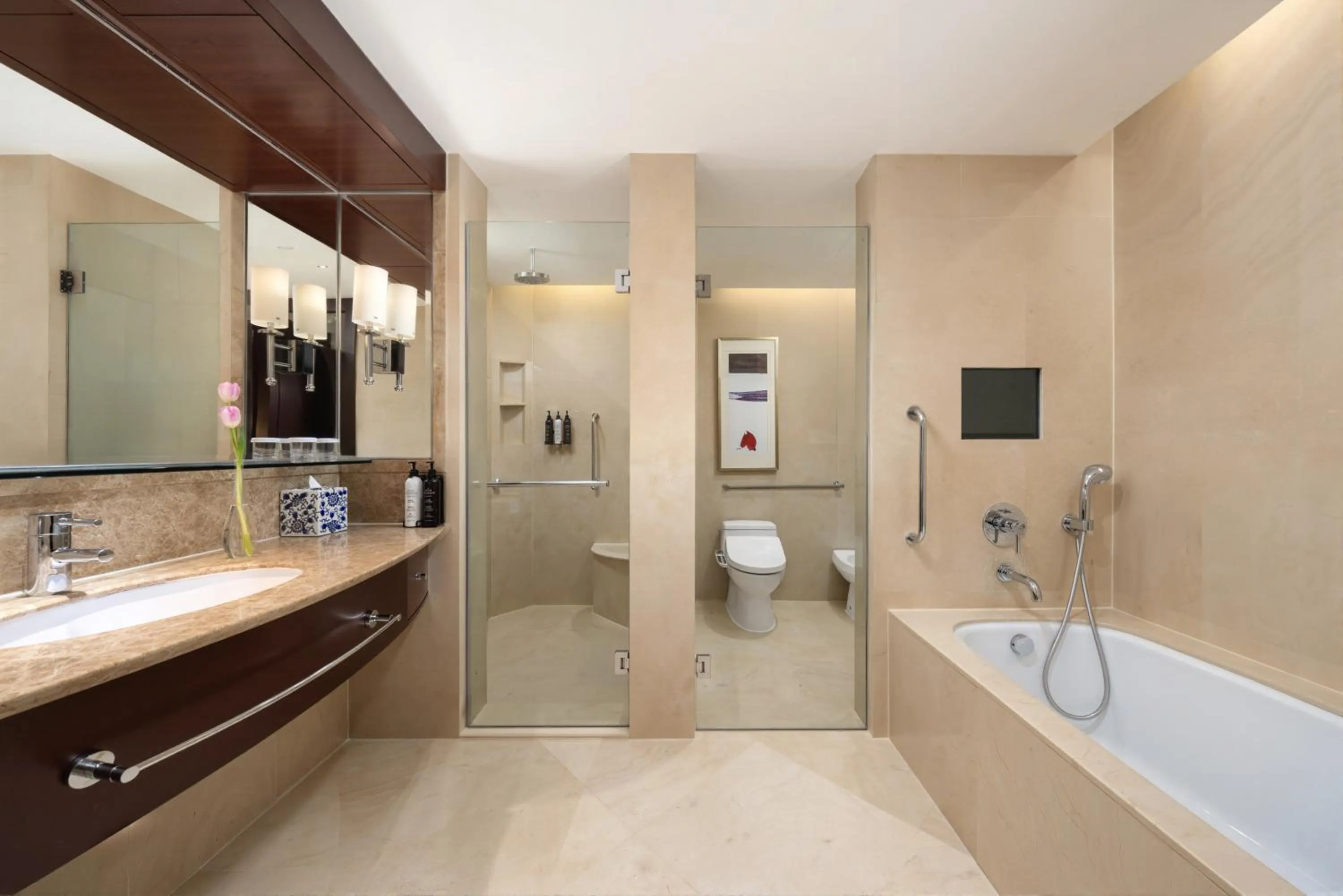 Toilet in Shangri-La Xian