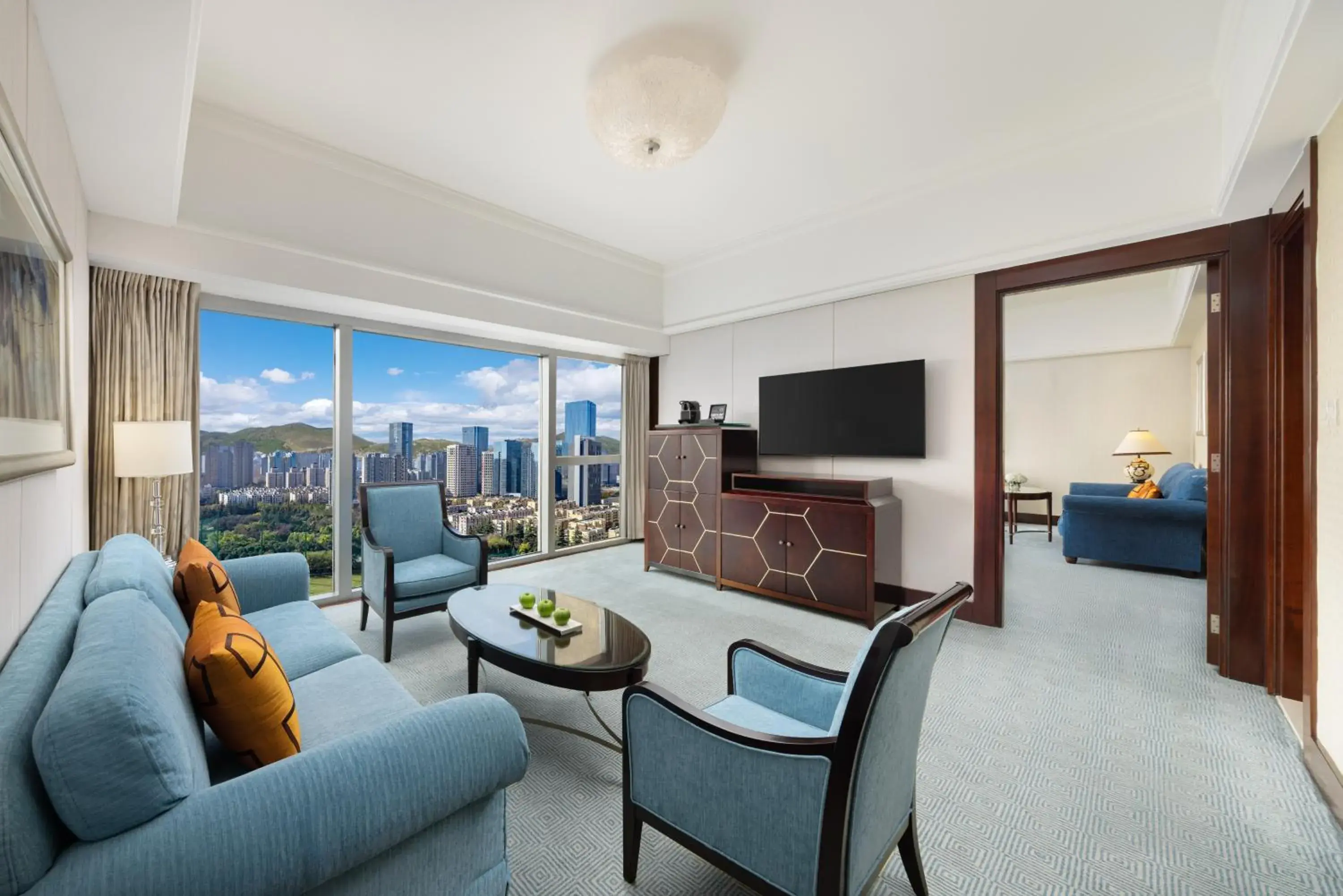 Deluxe Suite in Shangri-La Xian Deluxe Suite in Shangri-La Xian