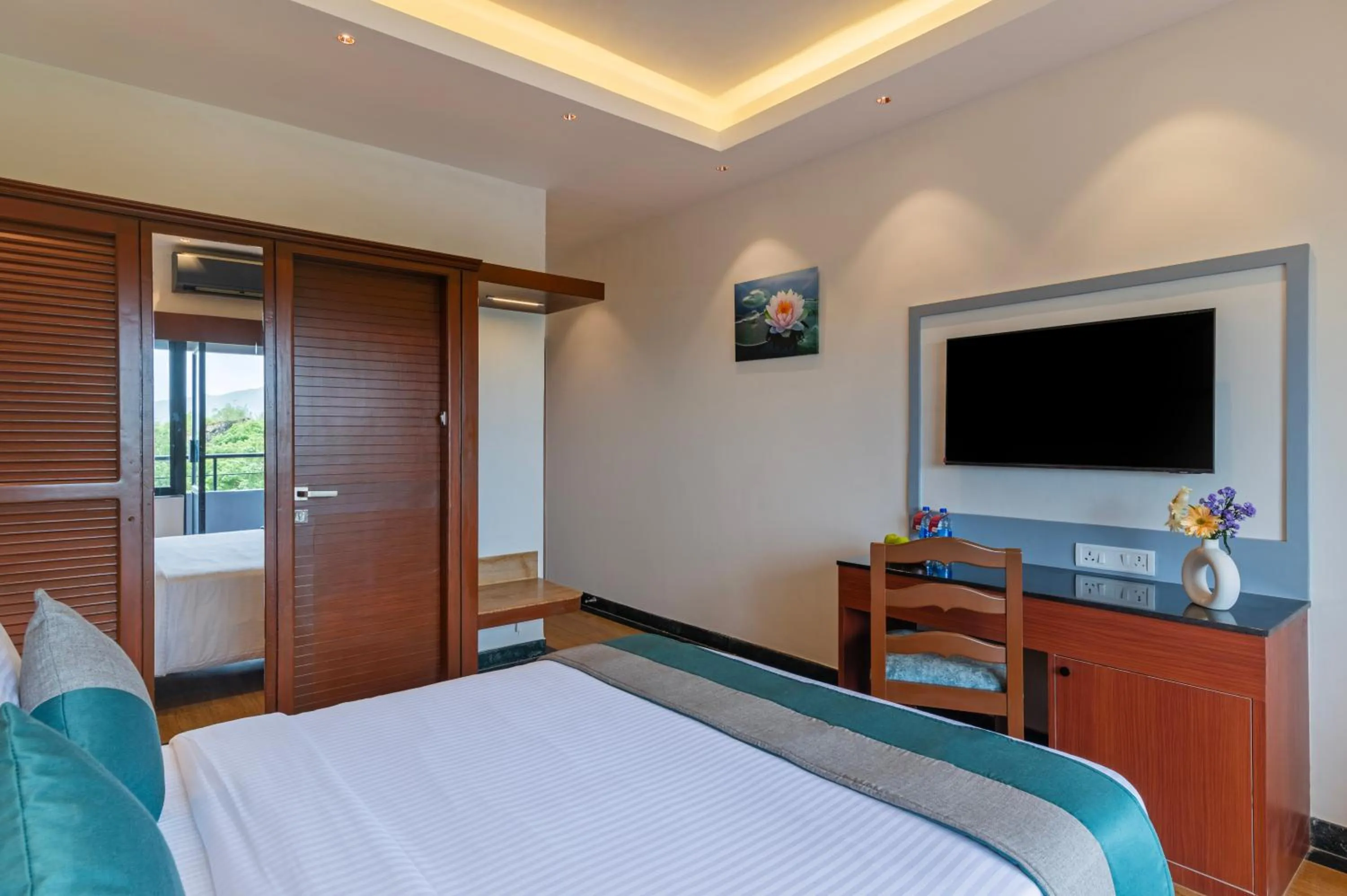 Bed in Sterling Karwar