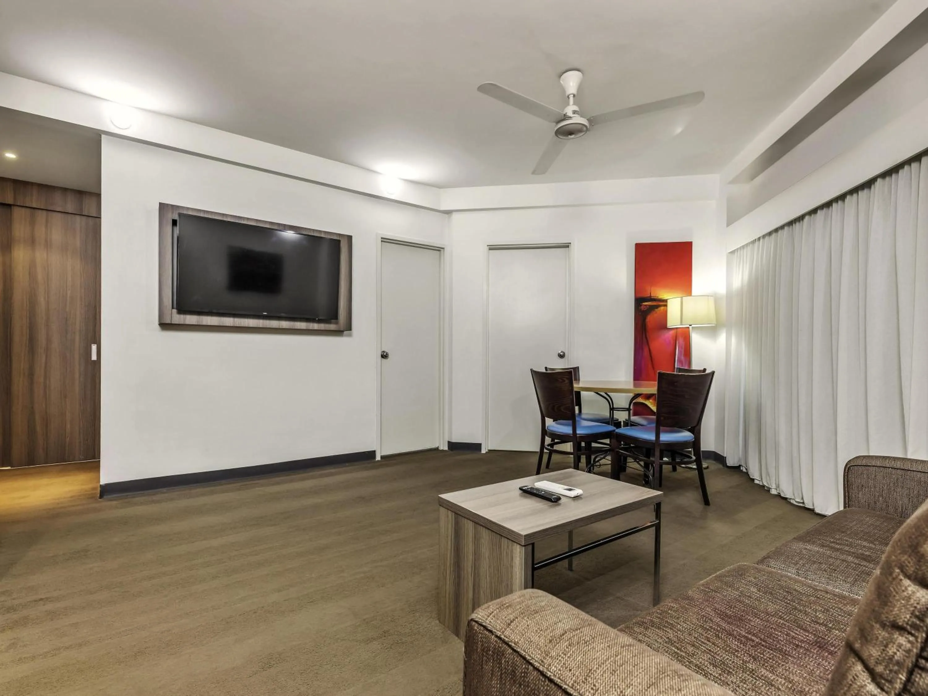 Bedroom in Novotel Darwin CBD