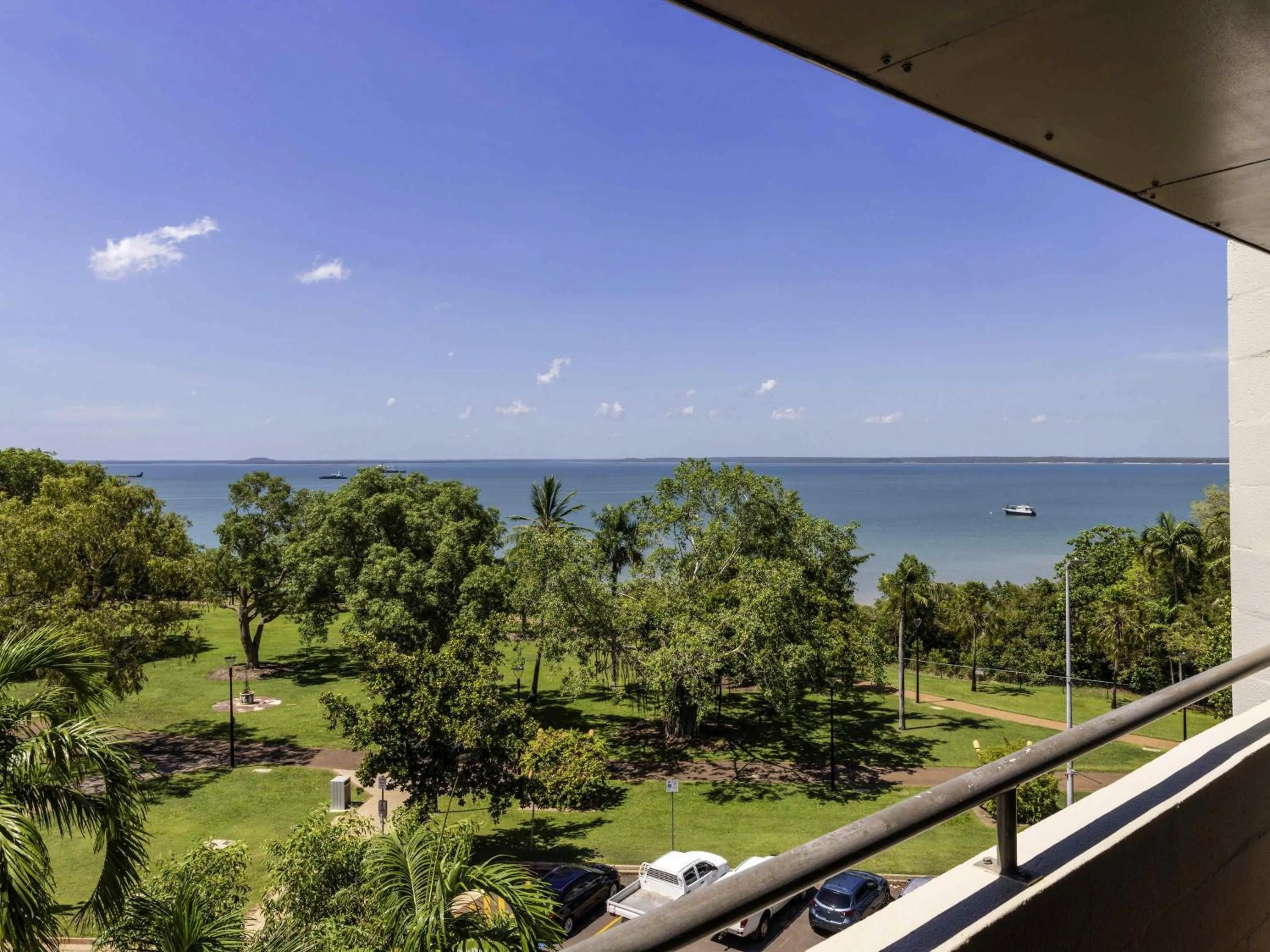 Bedroom in Novotel Darwin CBD