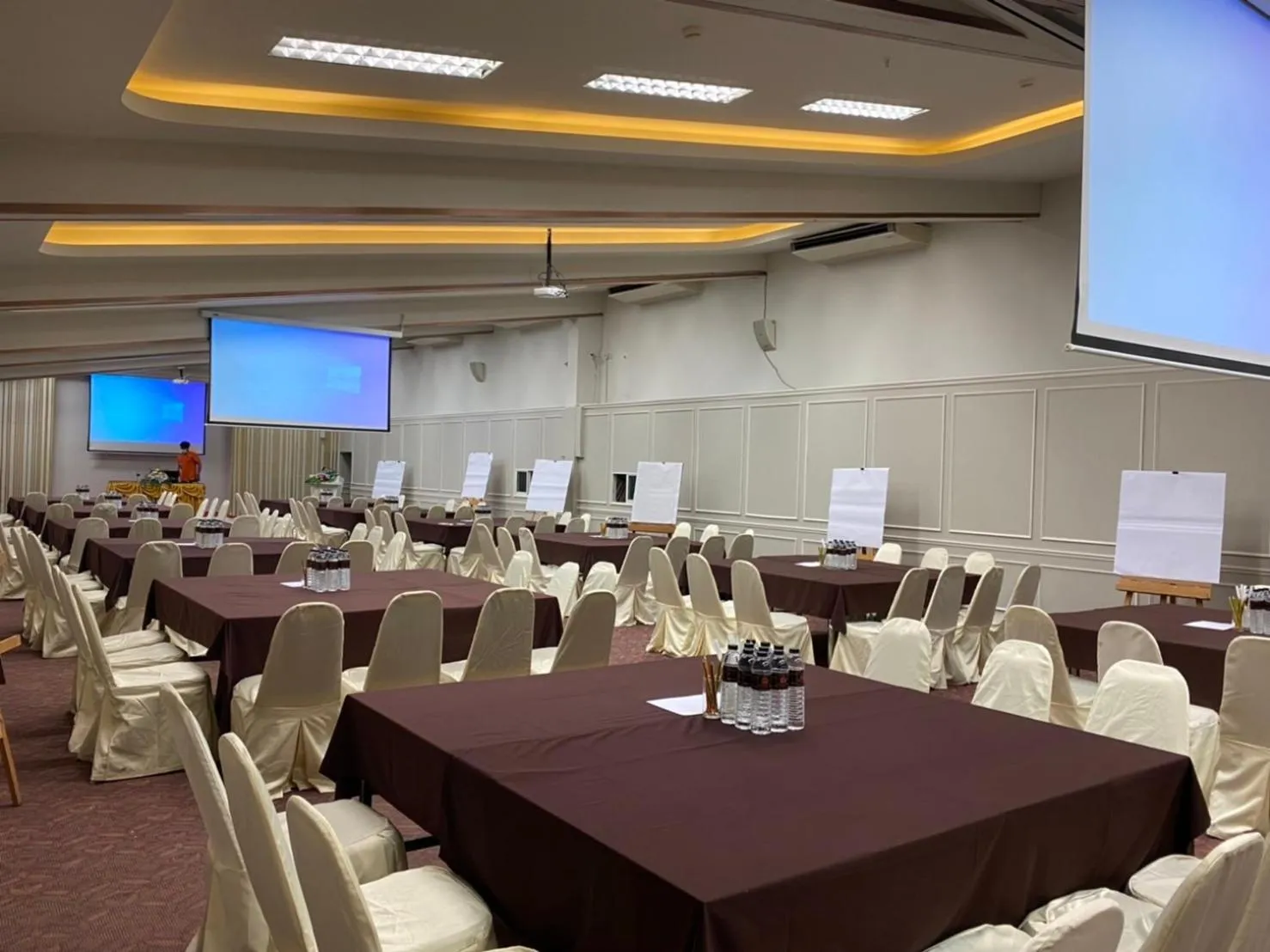 Meeting/conference room in Brighton Hotel Bangkok