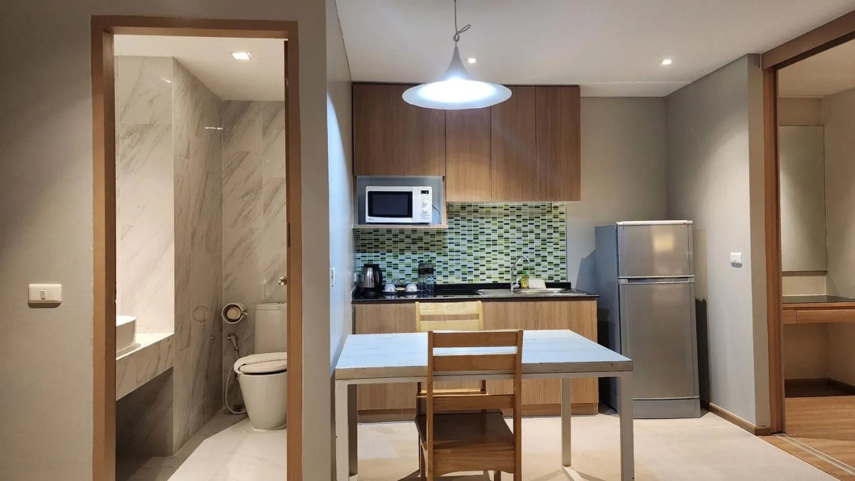 kitchen in Brighton Hotel Bangkok