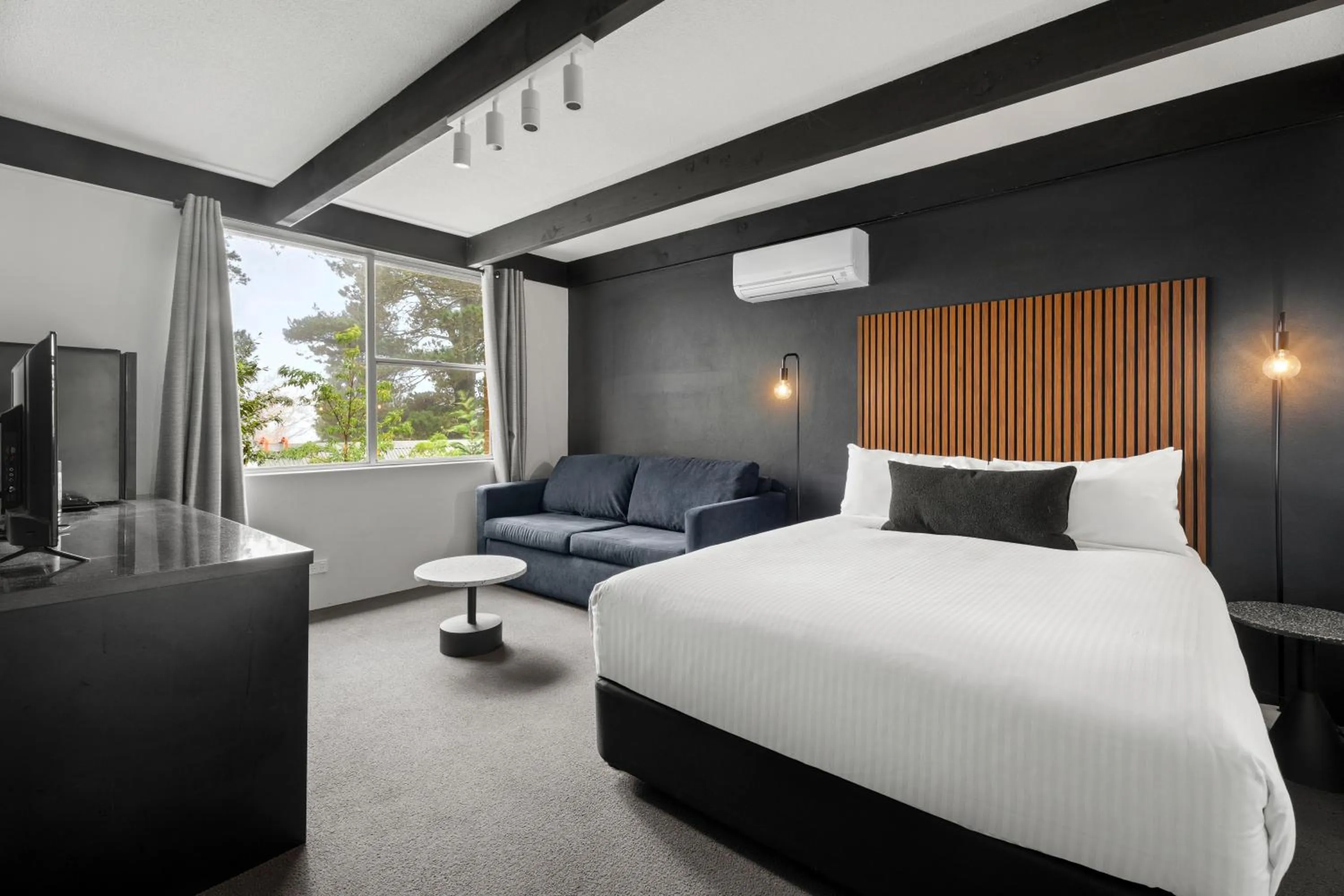 Bed in Motel Echo Point