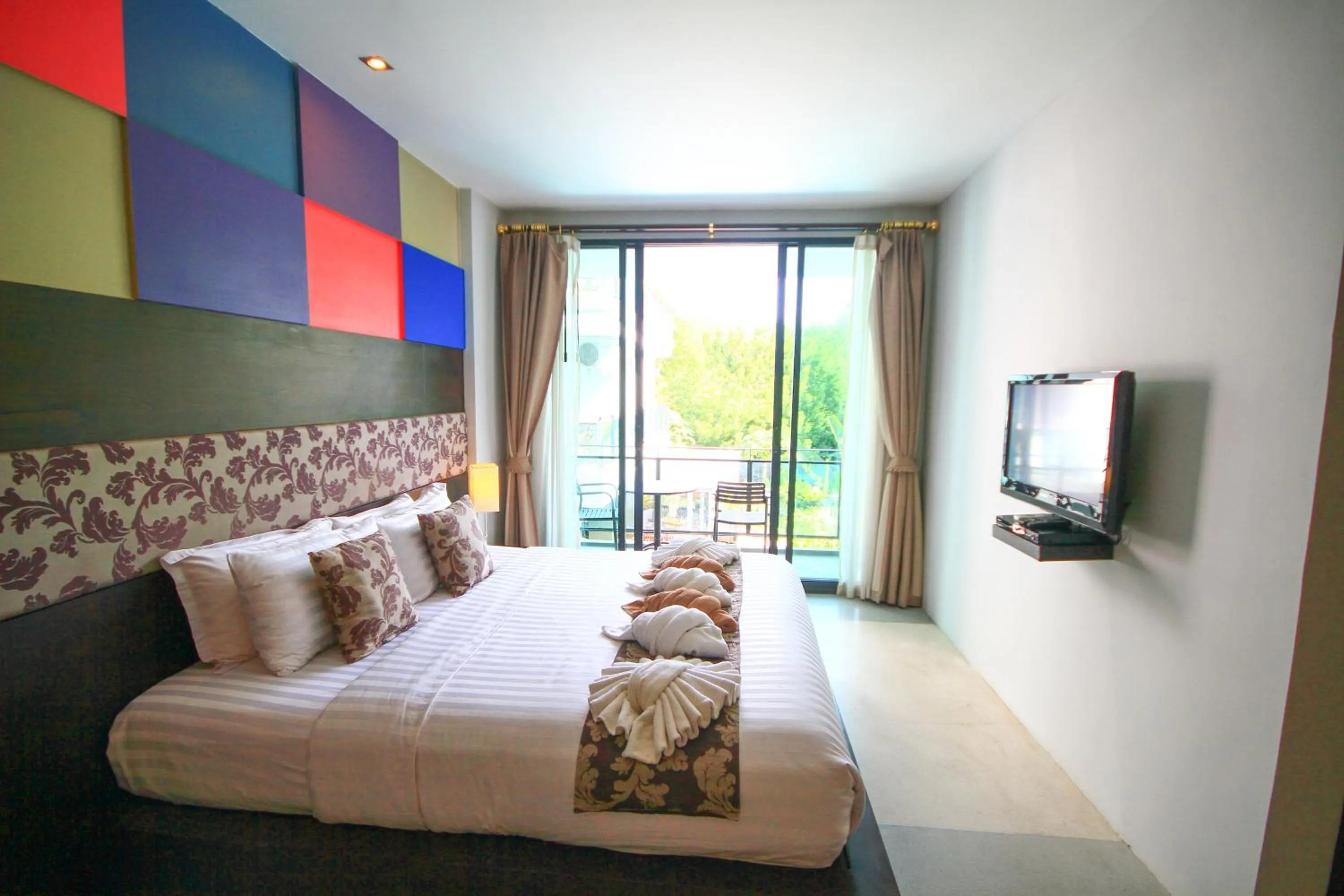 Photo of the whole room, Bed in Chalay Monta