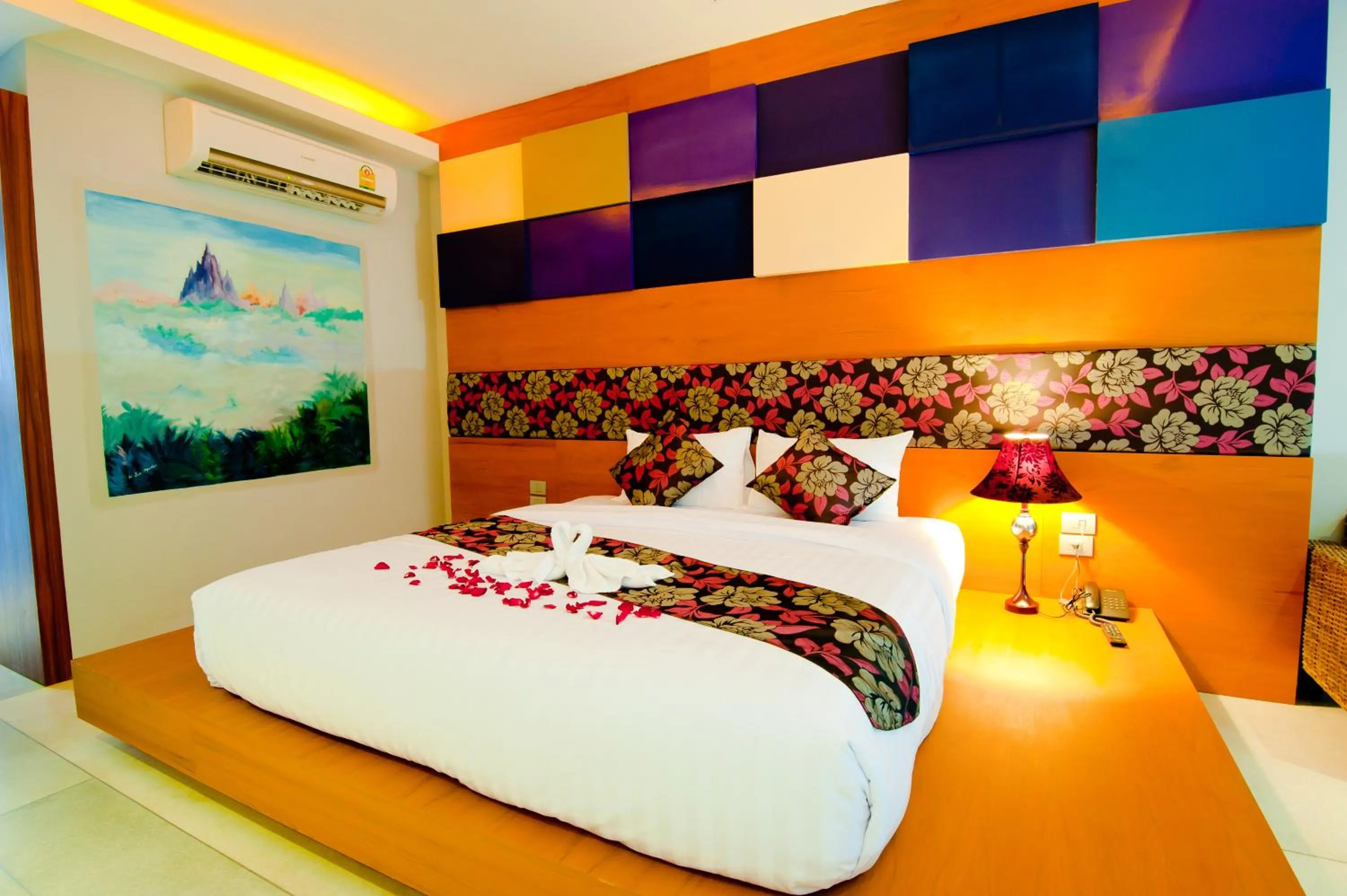 Photo of the whole room, Bed in Chalay Monta