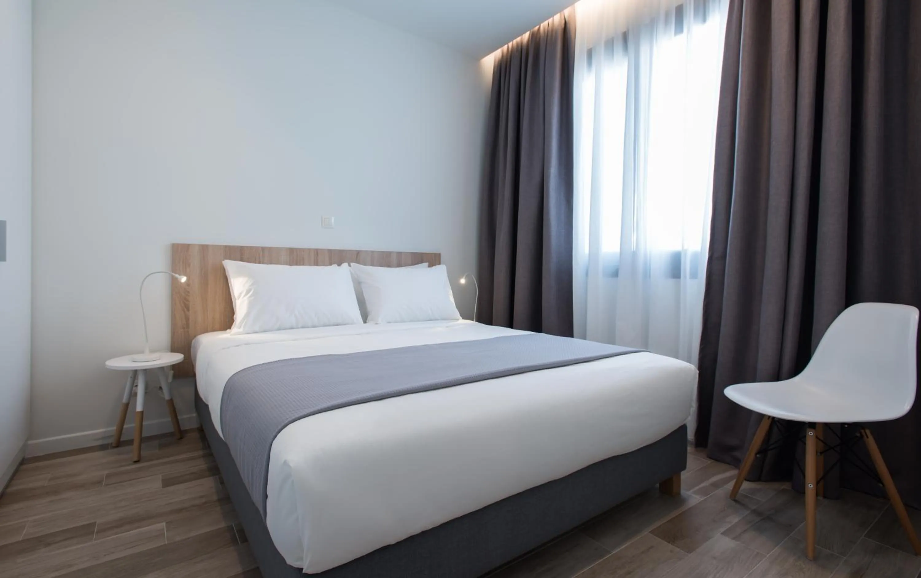 Bedroom, Bed in Spot Apart