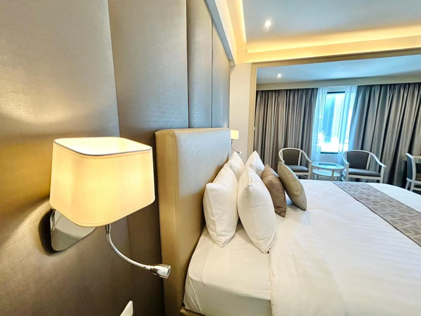 View (from property/room), Bed in FuramaXclusive Pratunam Park Hotel