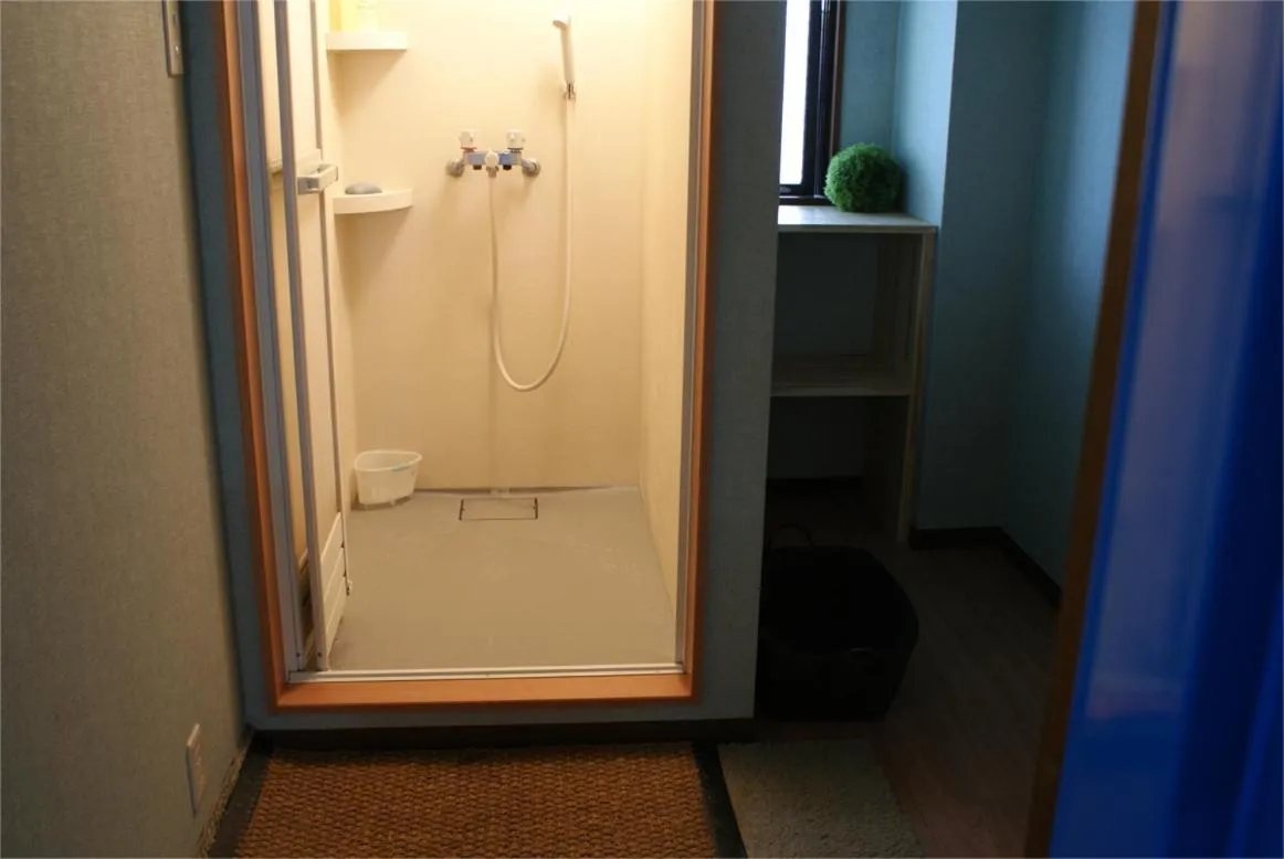 Shower in Hotel Wako