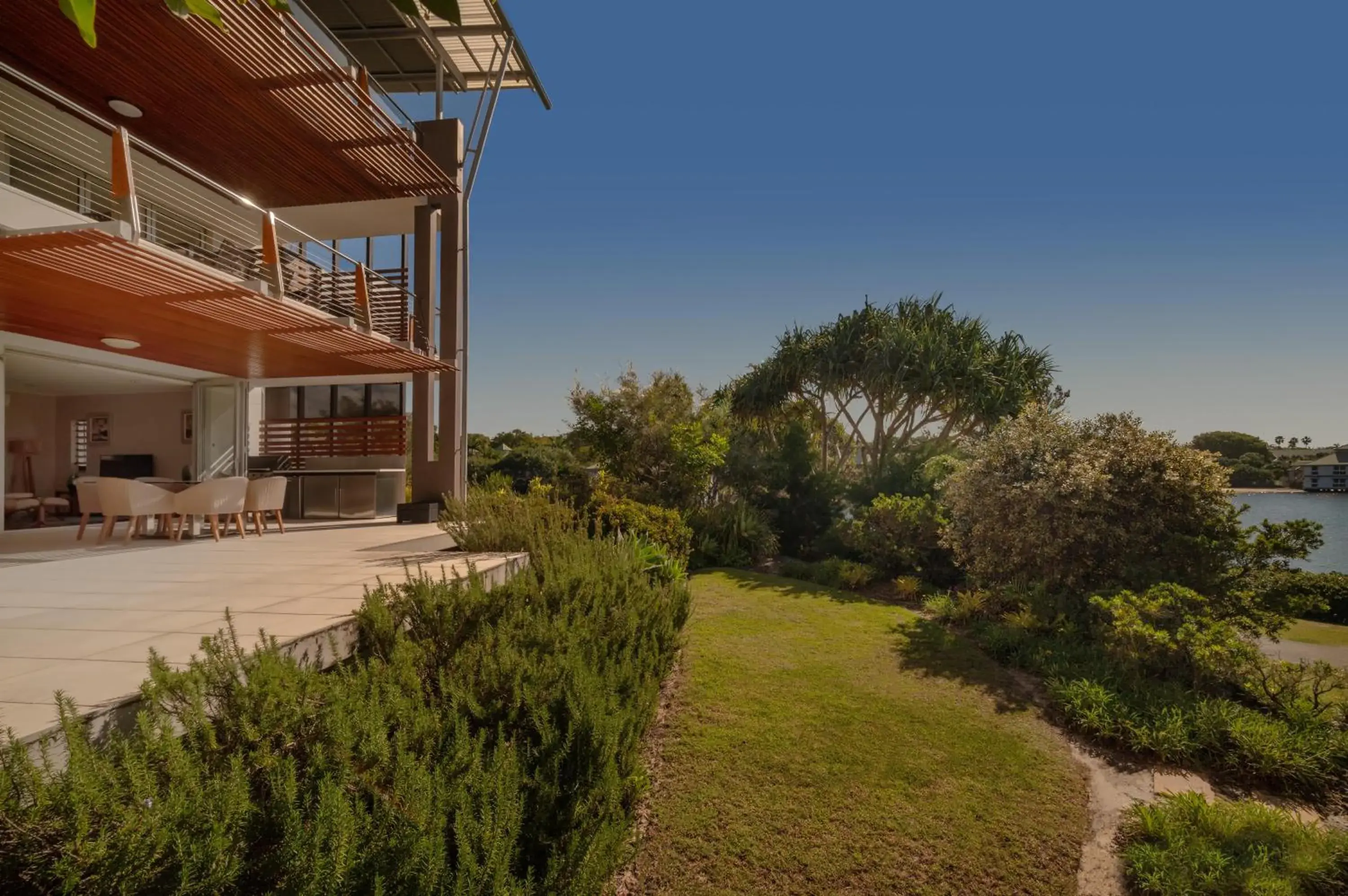 Two-Bedroom Apartment with Lagoon View in The Sebel Twin Waters Two-Bedroom Apartment with Lagoon View in The Sebel Twin Waters