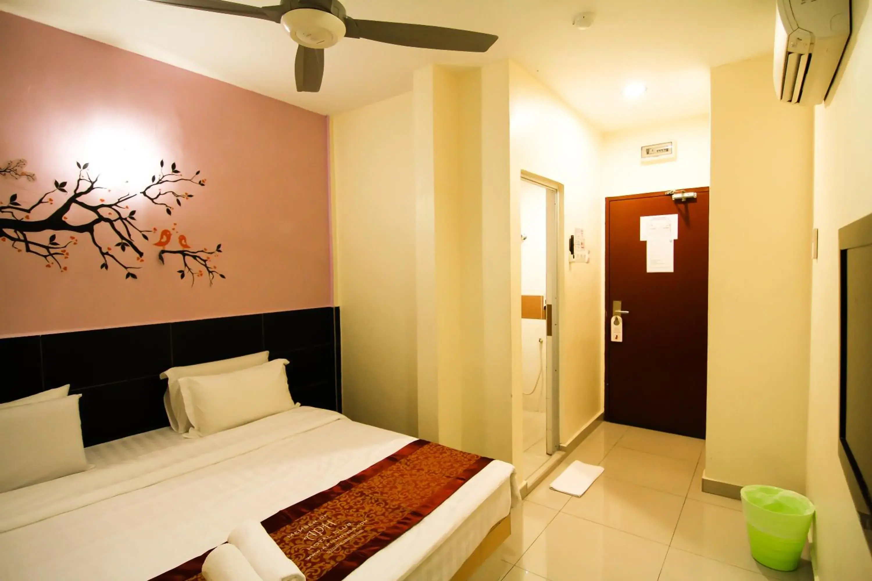 Deluxe King - single occupancy in Hotel Seremban Jaya Deluxe King - single occupancy in Hotel Seremban Jaya