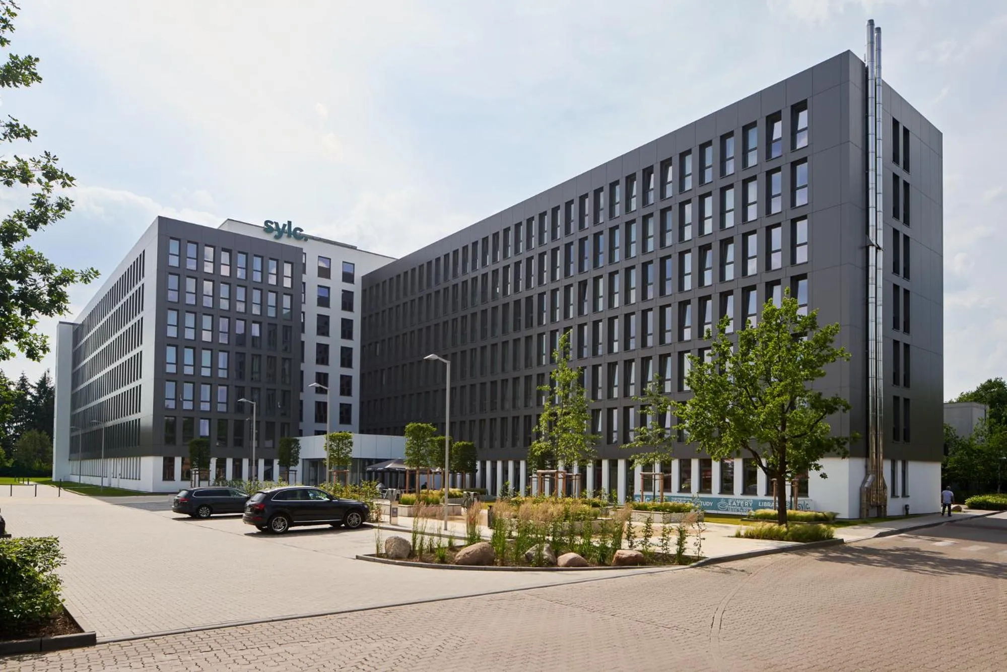 Facade/entrance in sylc. Apartmenthotel – Serviced Apartments