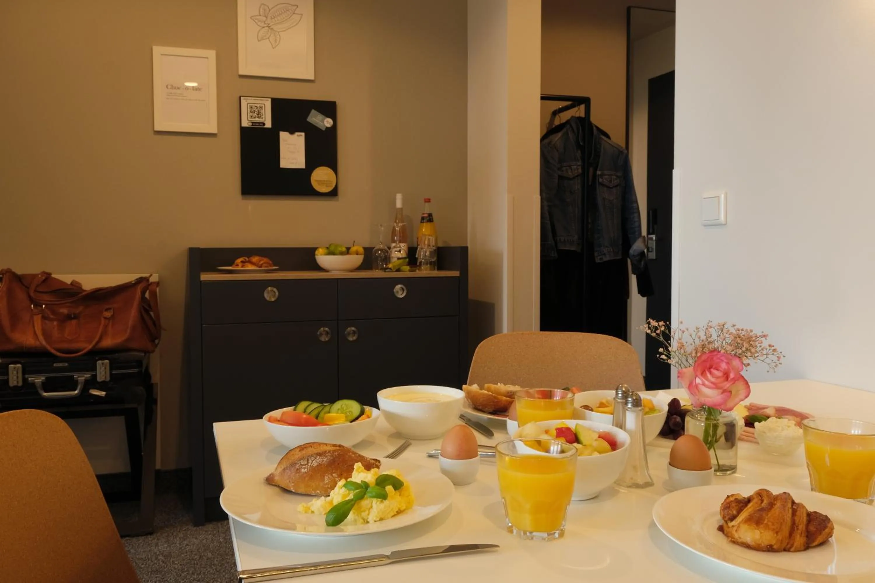 Breakfast in sylc. Apartmenthotel – Serviced Apartments