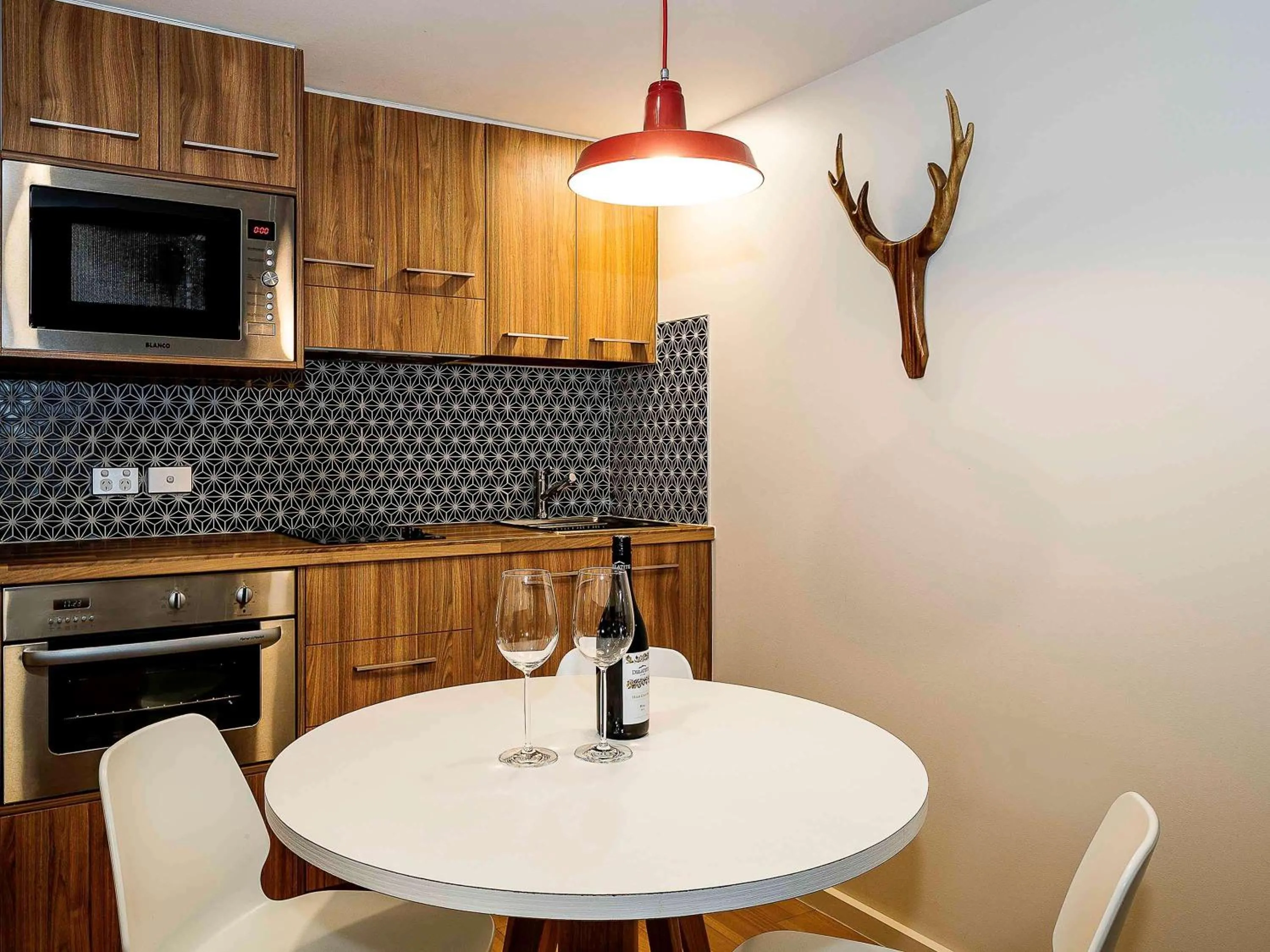 Photo of the whole room in The Sebel Pinnacle Valley