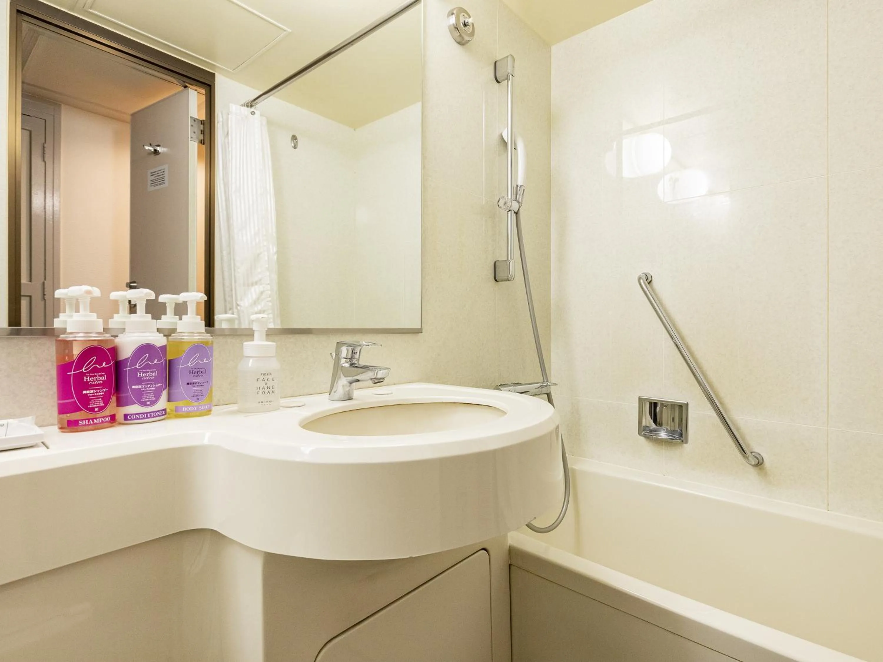 Photo of the whole room in Nishitetsu Inn Fukuoka