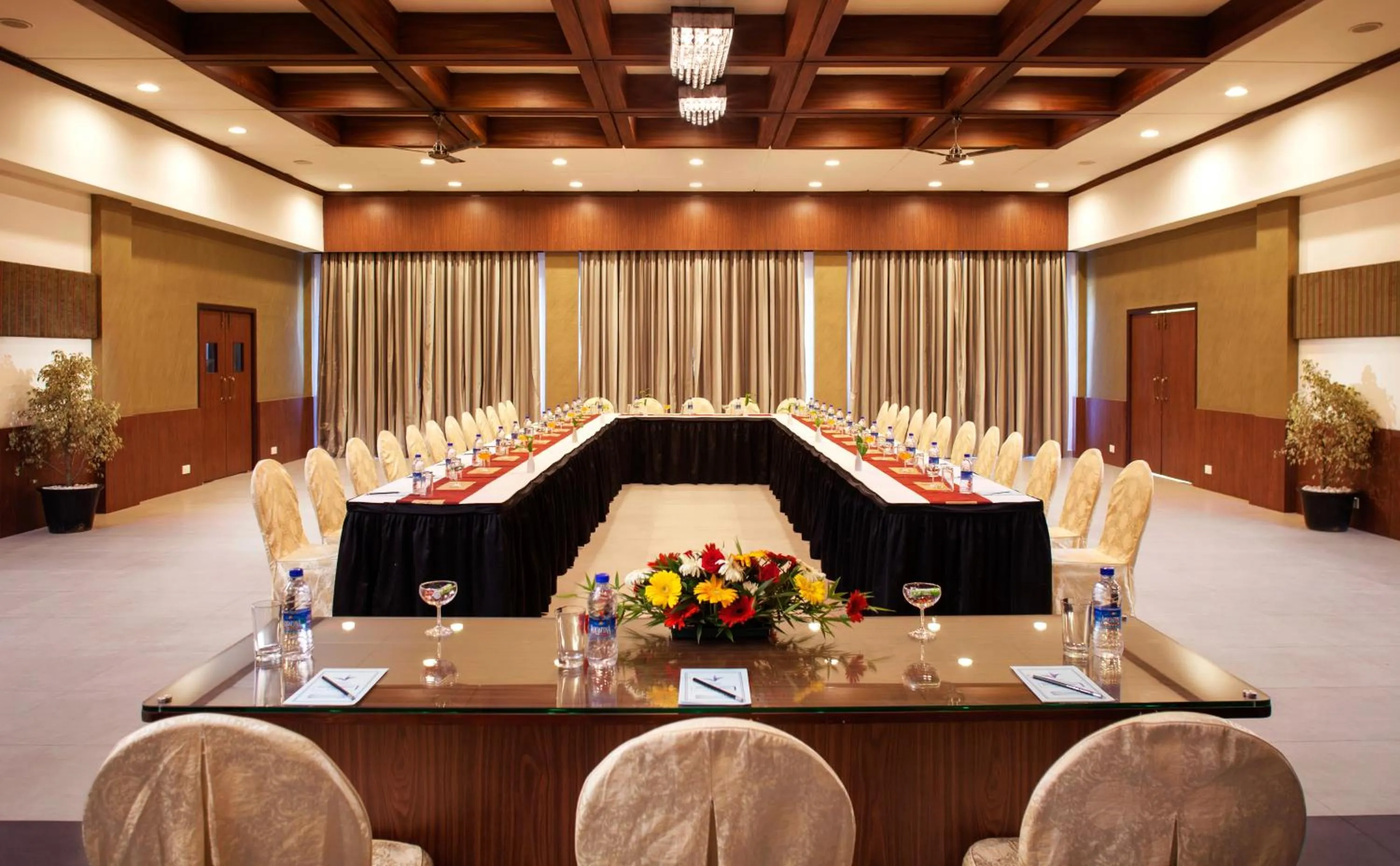 Banquet/Function facilities in Sterling Munnar