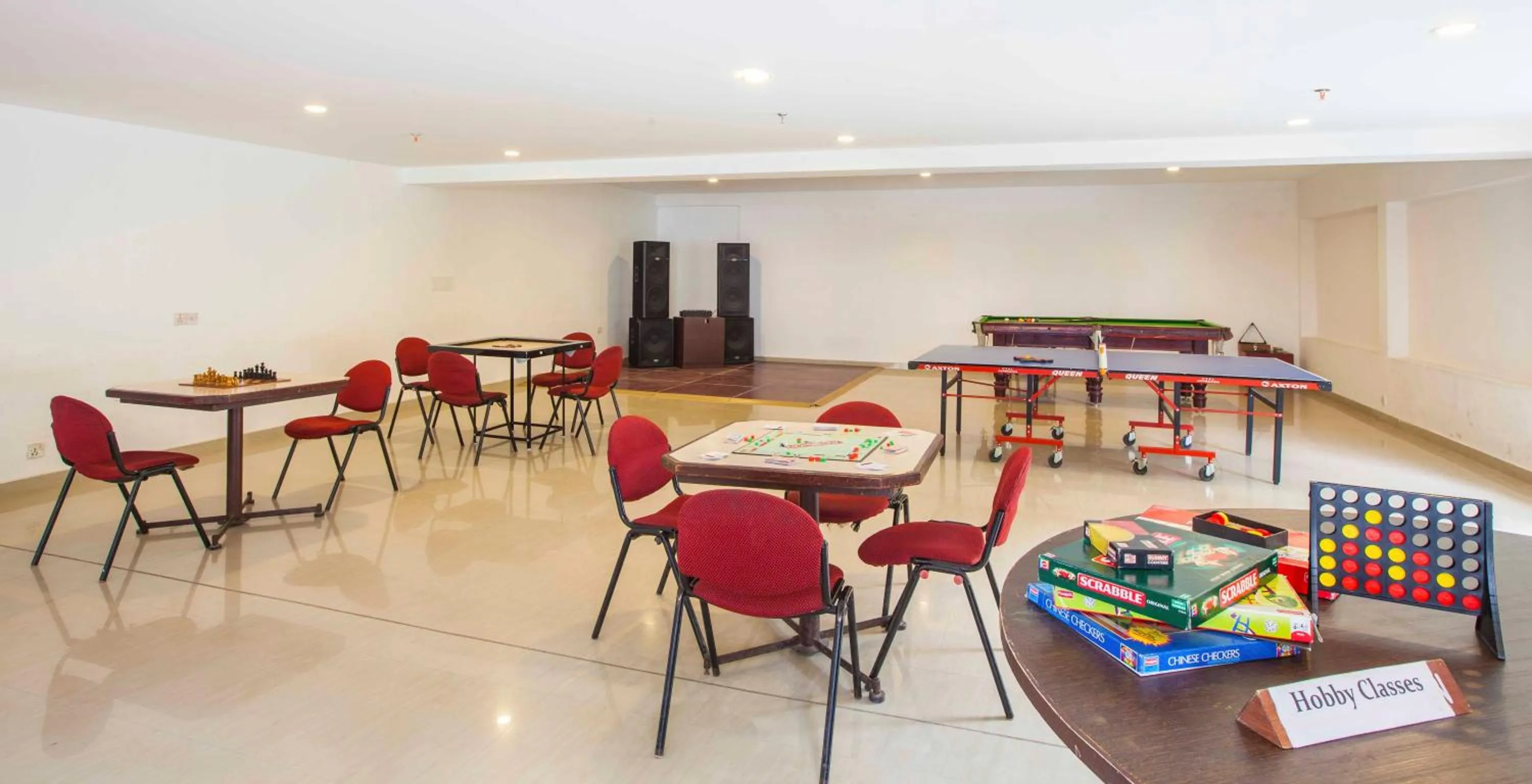 Darts in Sterling Munnar