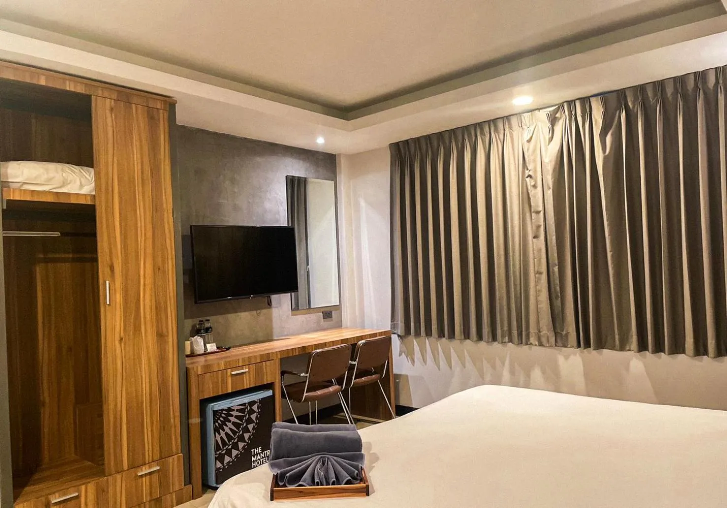 Bedroom, Bed in The Mantra Hotel Kata Noi