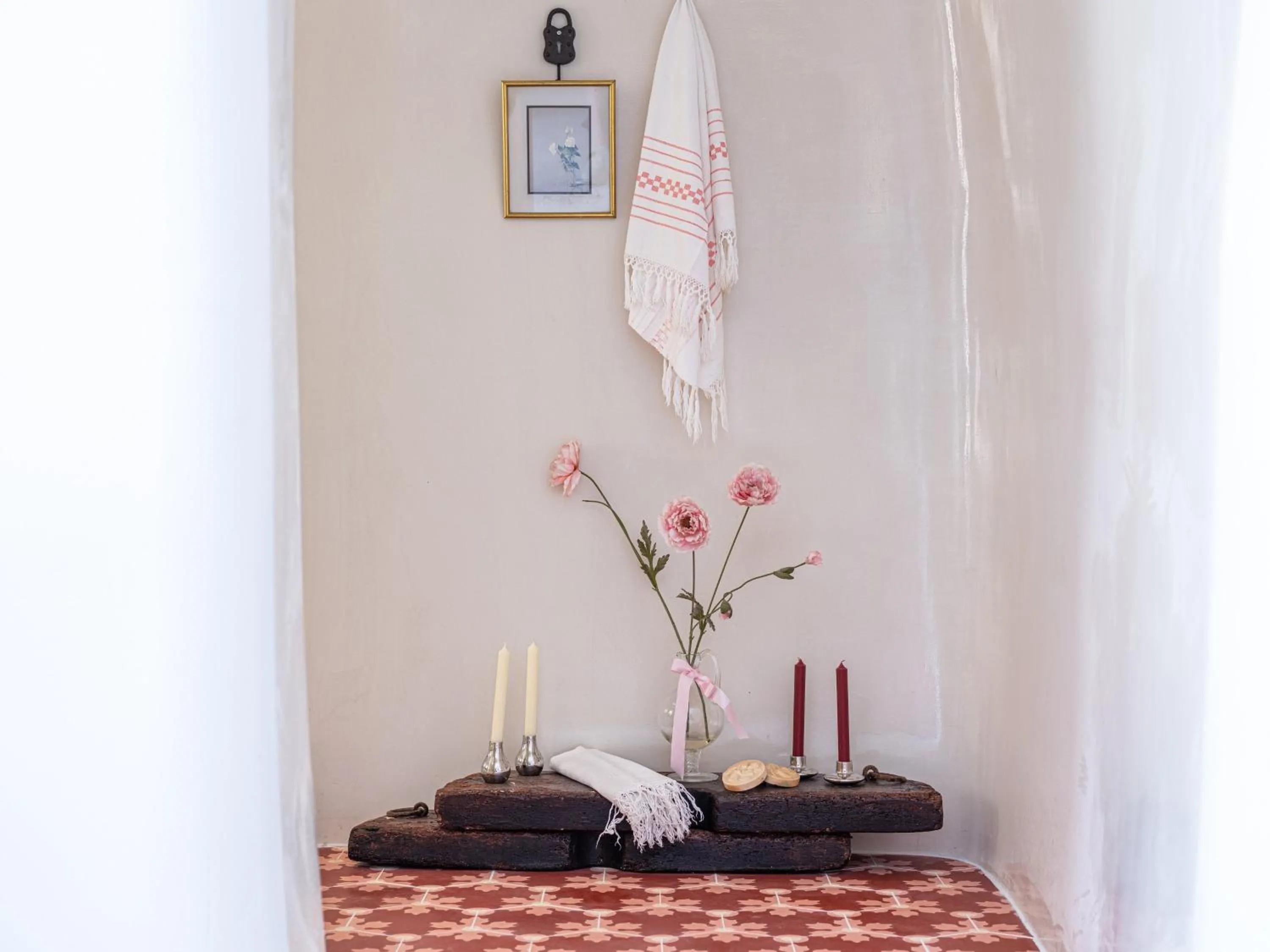 Hot Tub in Abelis Canava Luxury Suites