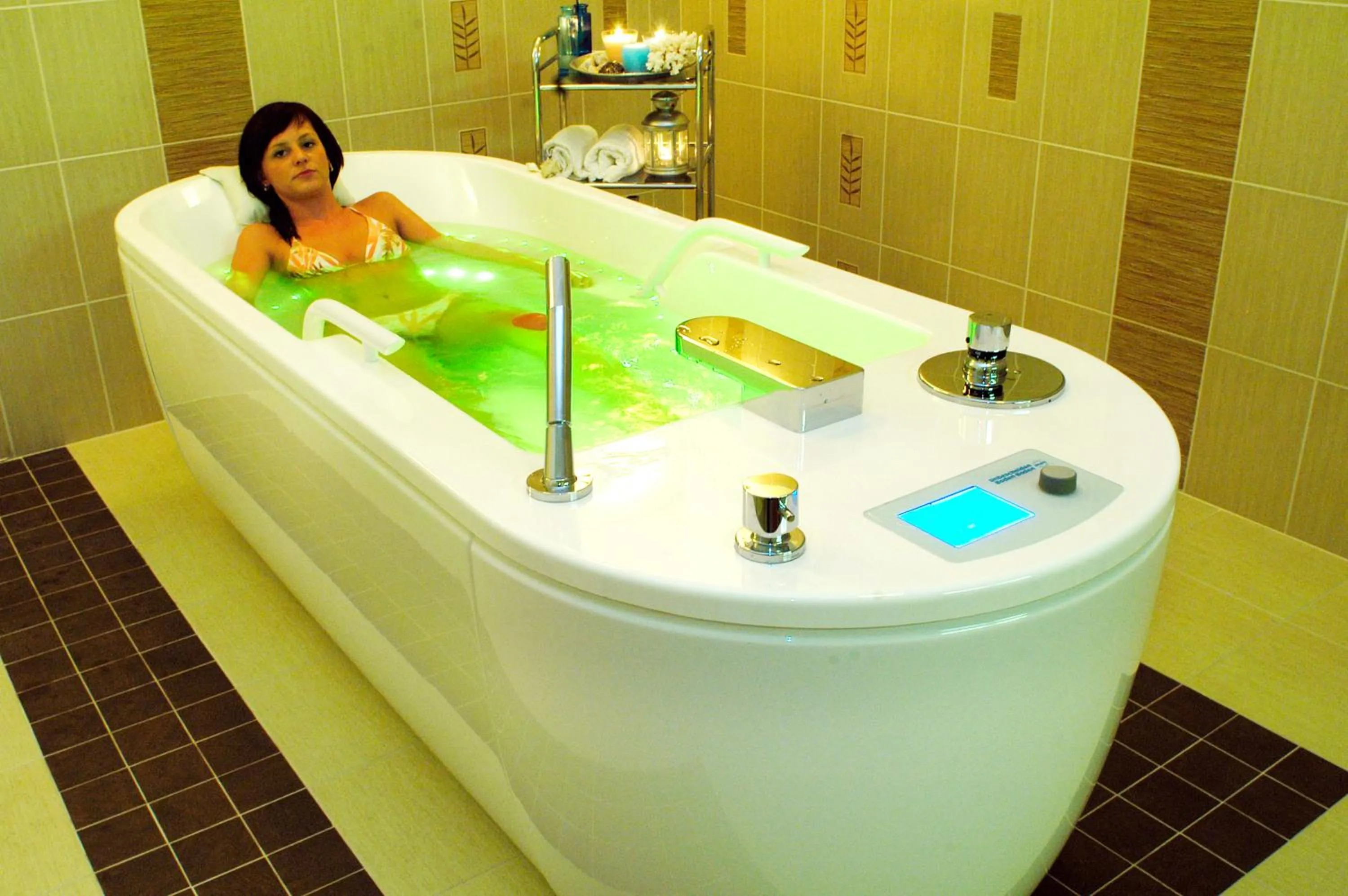 Hot Tub in SPA Barlinek, Hotel Alma & SPA - UWAGA - styczen do marzec 2026 basen nieczynny!