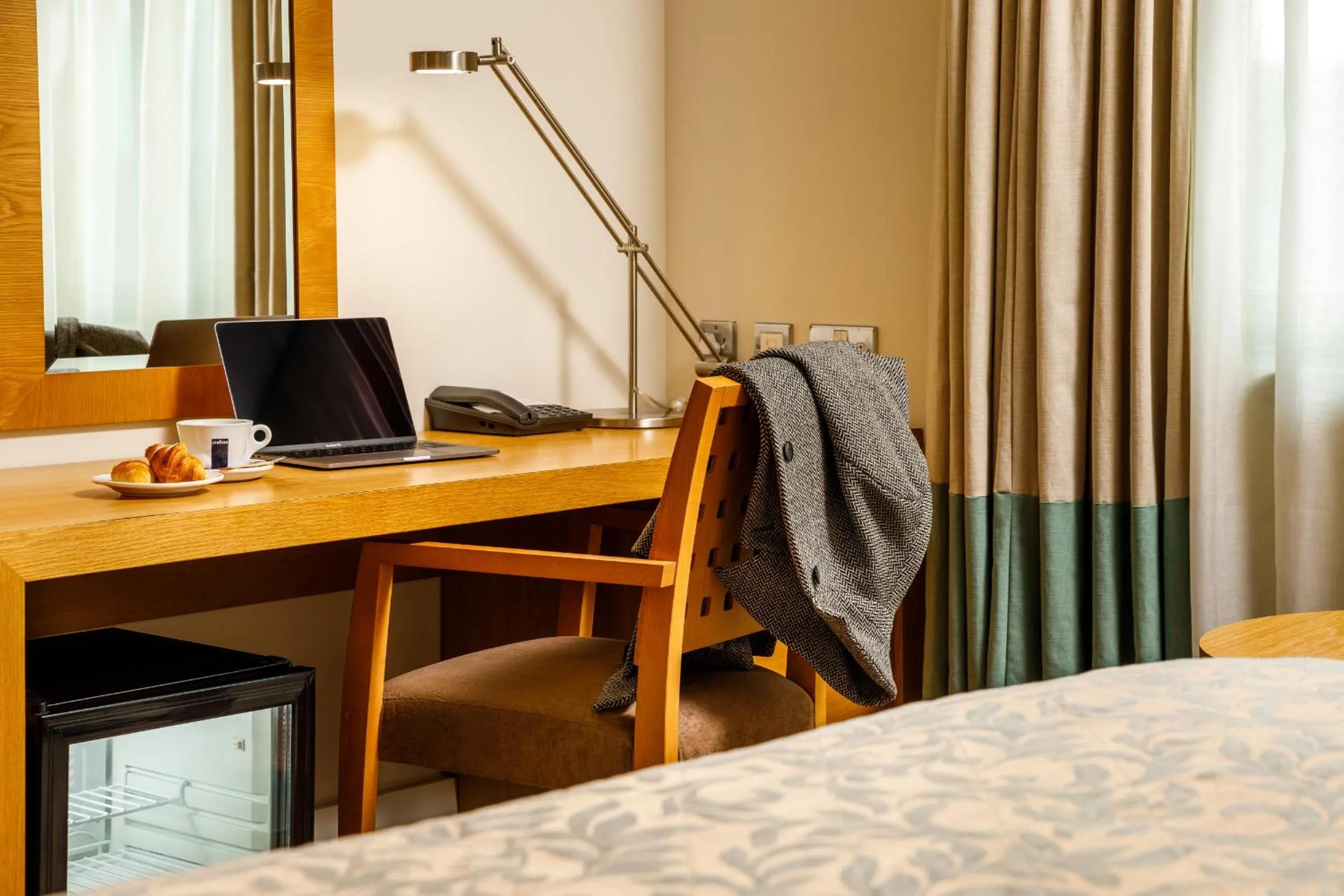 Bedroom, Bed in Mercure Sheffield Parkway